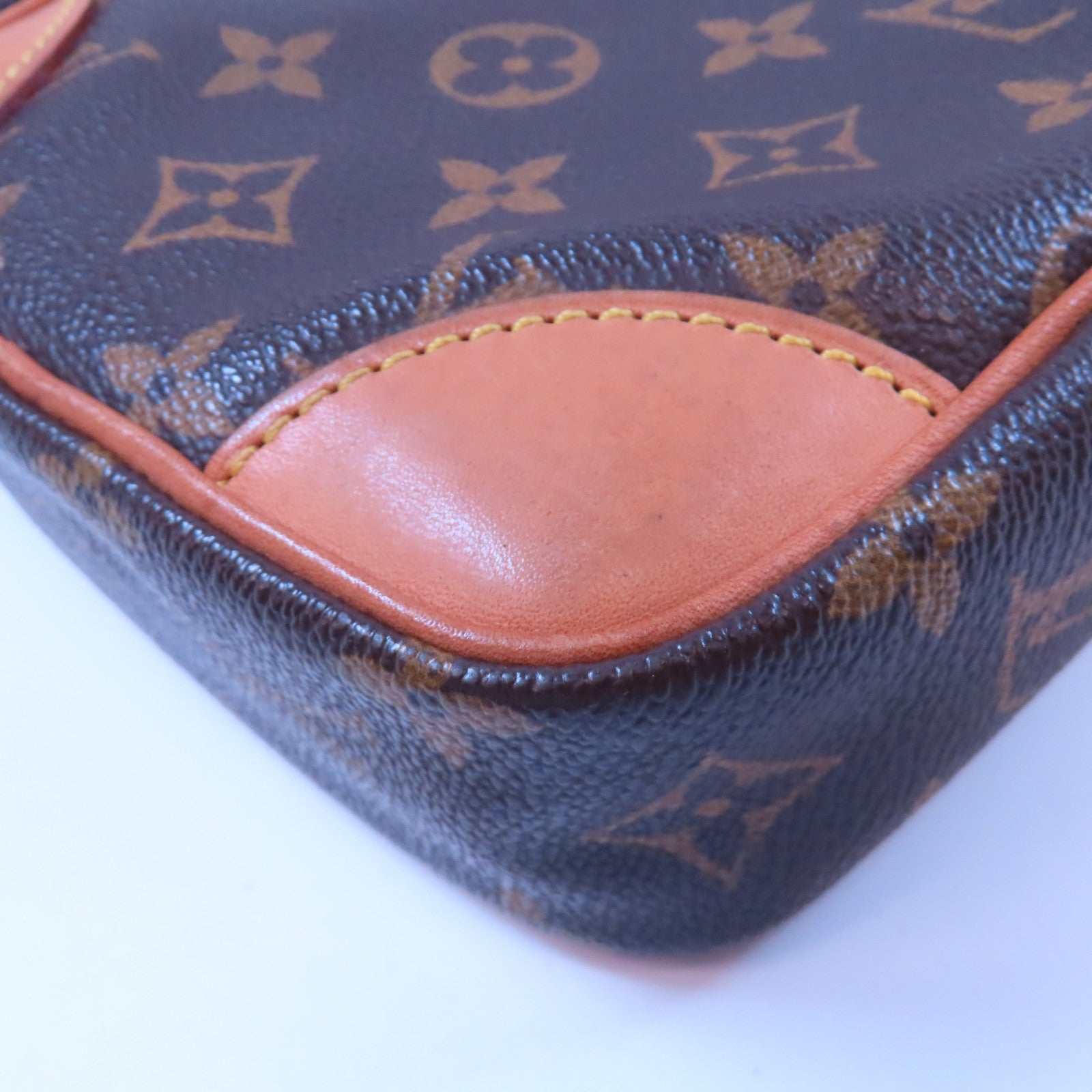 LOUIS VUITTON Monogram Danube金扣肩背袋啡色