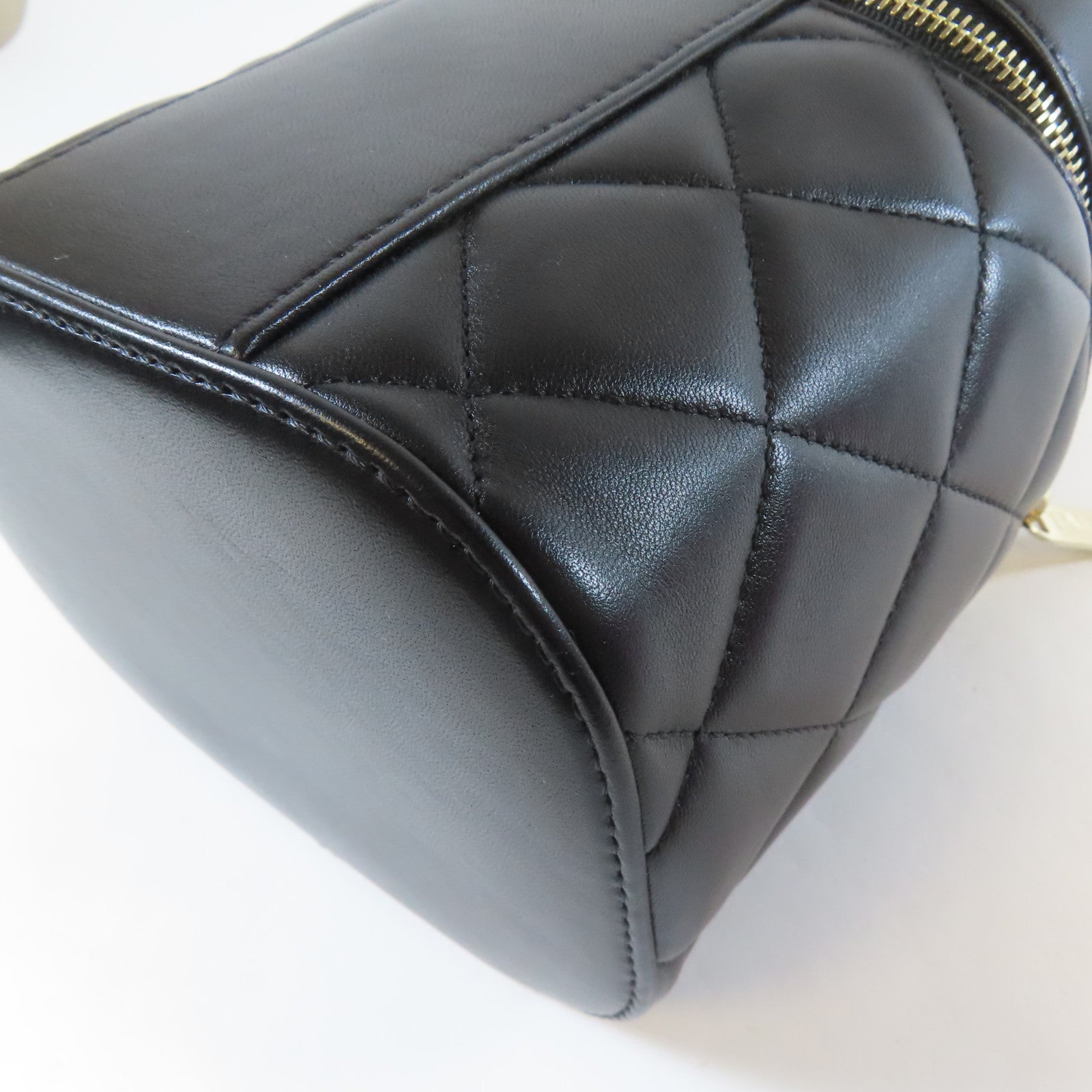 CHANEL 【激減優惠】菱格羊皮皮革Trendy CC Vanity Case金扣手挽肩背兩用袋黑色