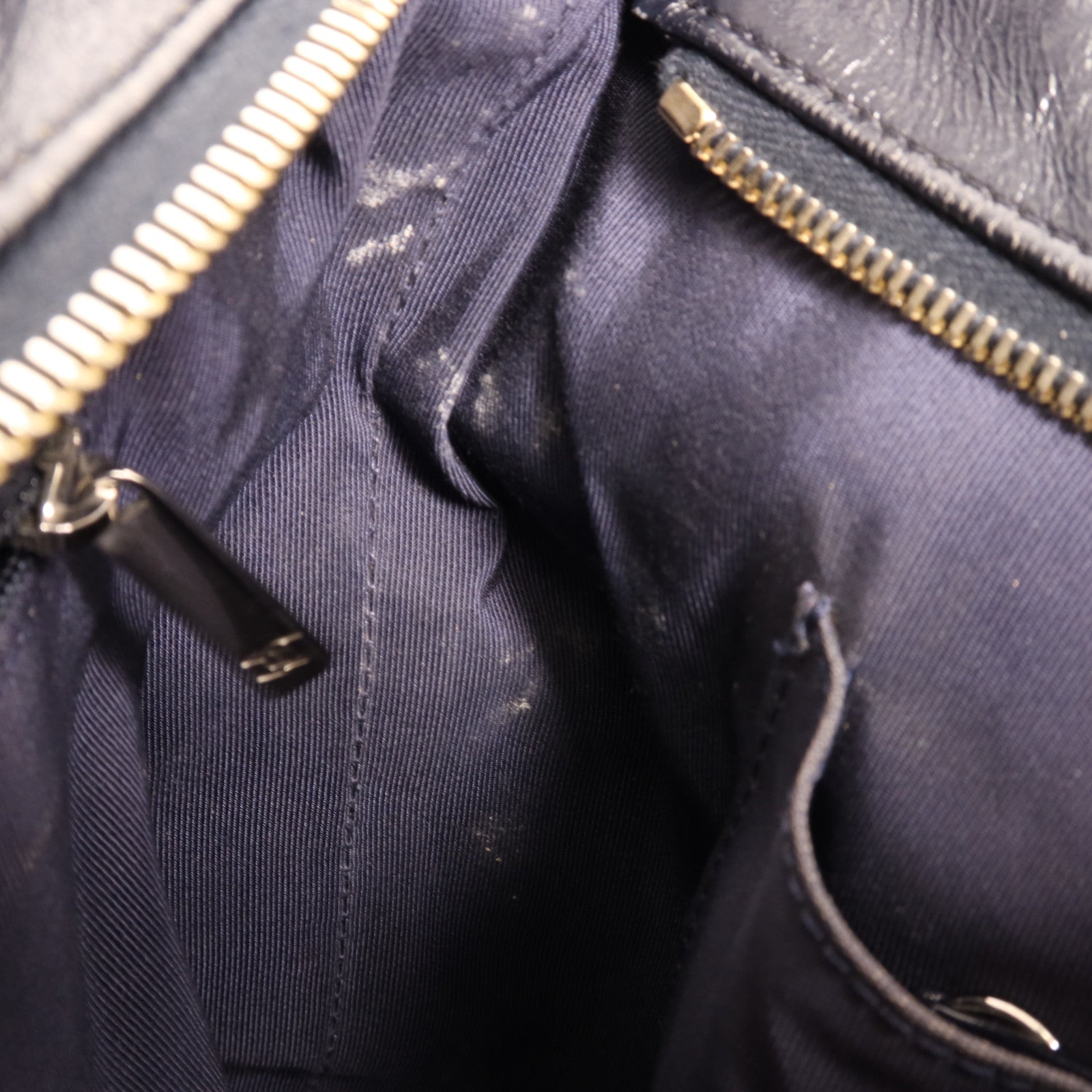 CHANEL 牛皮皮革/羊毛Gabrielle Medium鏈帶肩背袋