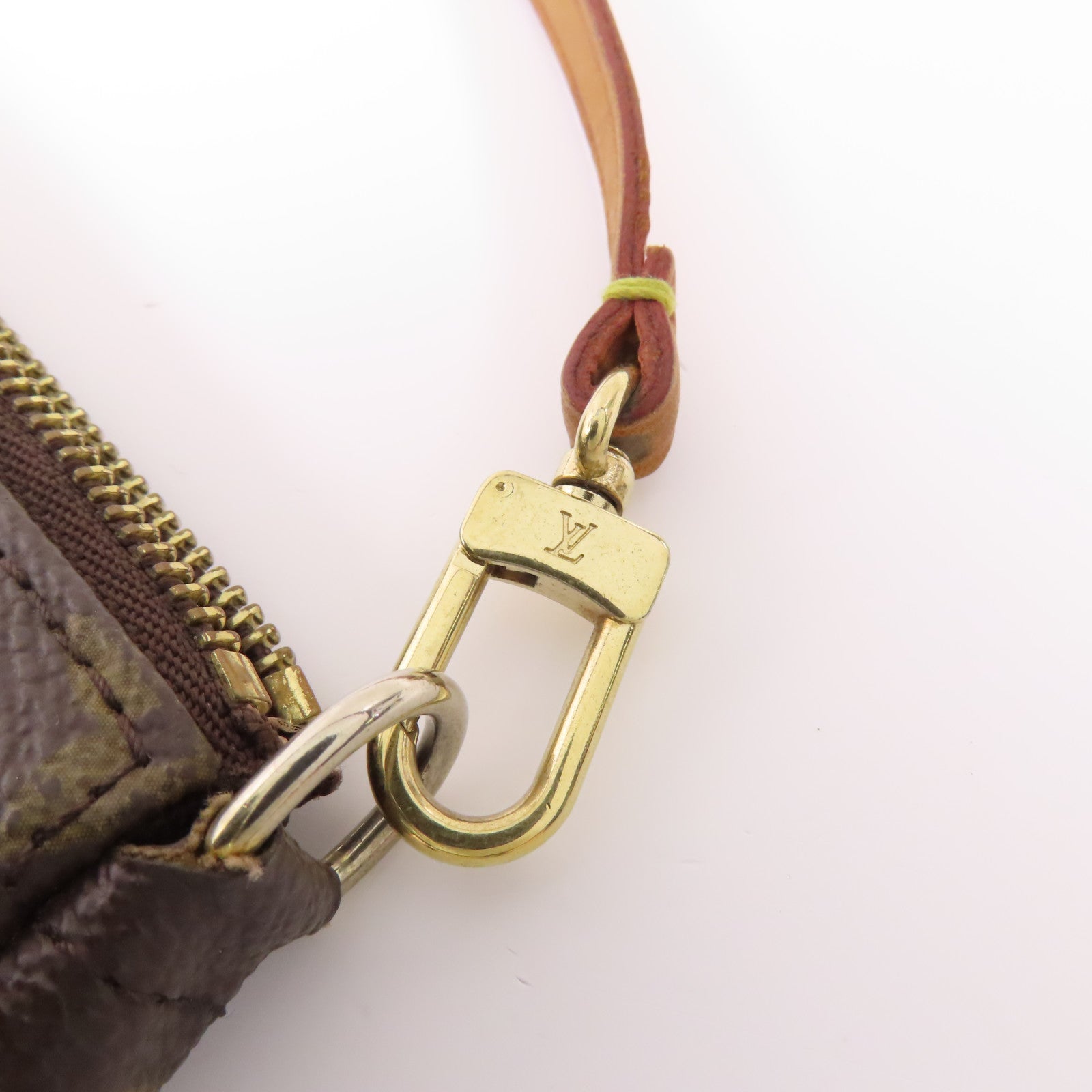 LOUIS VUITTON Monogram Pochette Accessoires金扣手挽袋棕色