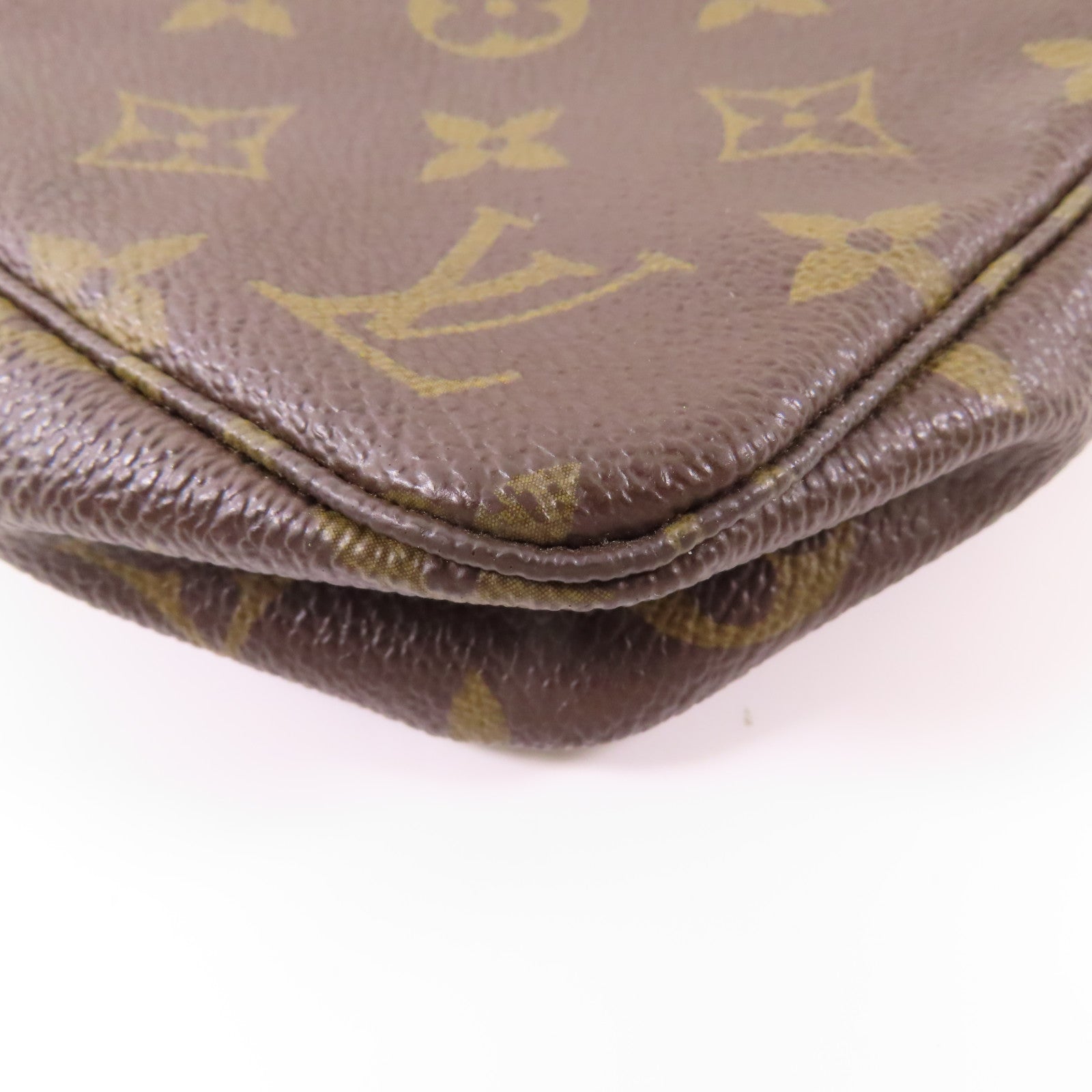 LOUIS VUITTON Monogram Pochette Accessoires金扣手挽袋棕色