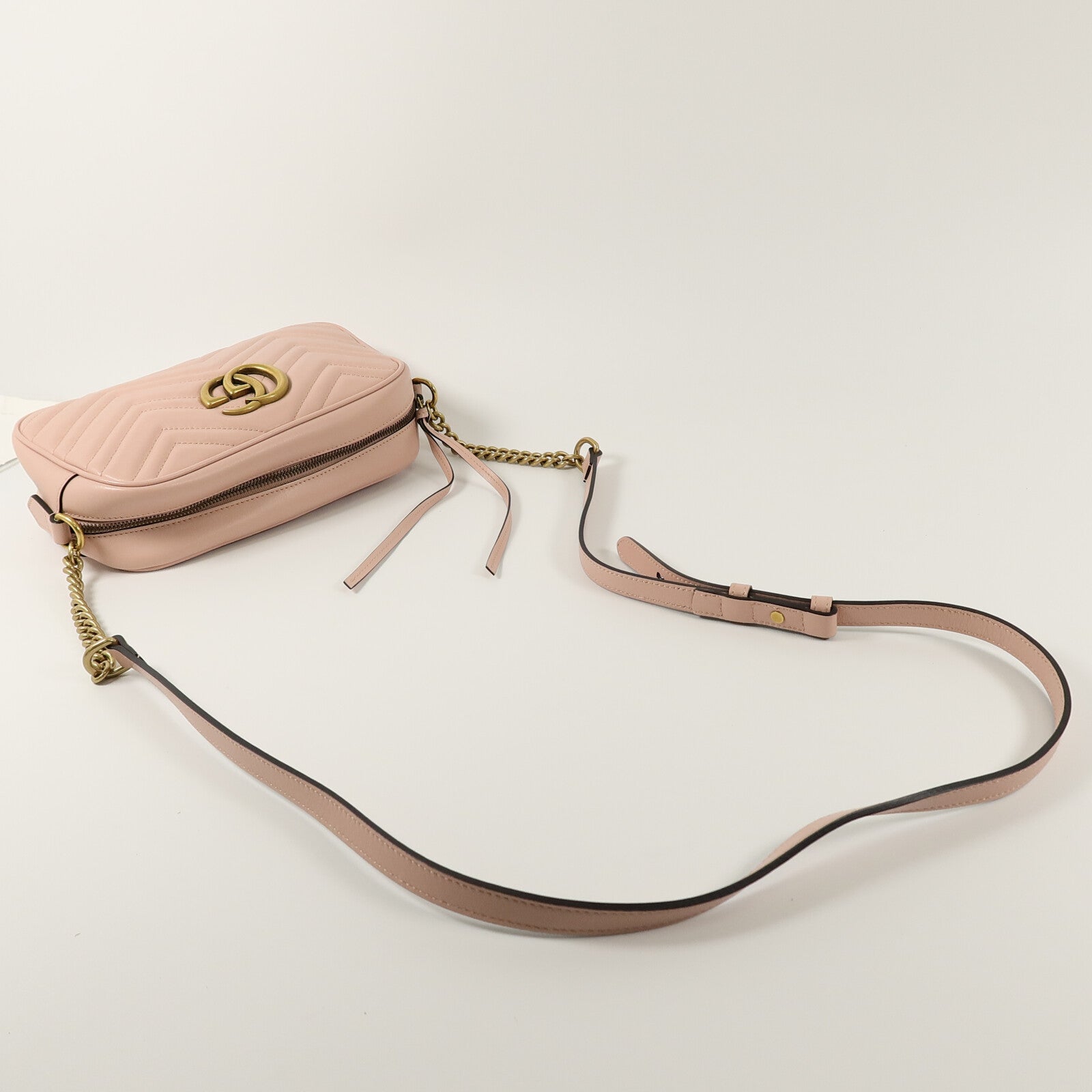 GUCCI 牛皮皮革GG Marmont肩背袋