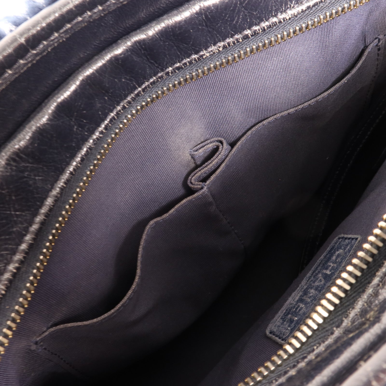 CHANEL 牛皮皮革/羊毛Gabrielle Medium鏈帶肩背袋