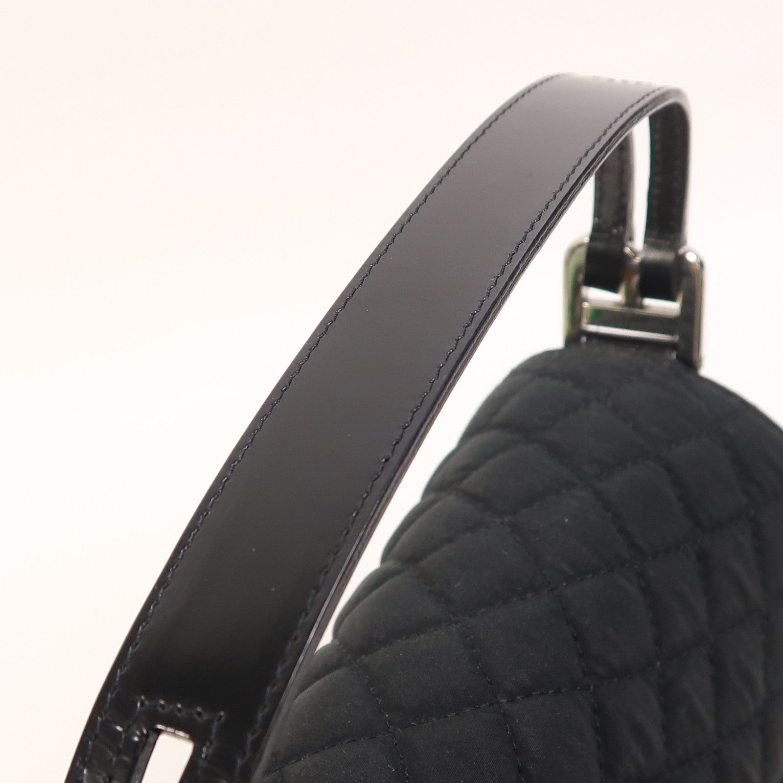 BALLY 尼龍/牛皮皮革Hand Bag銀扣手挽袋