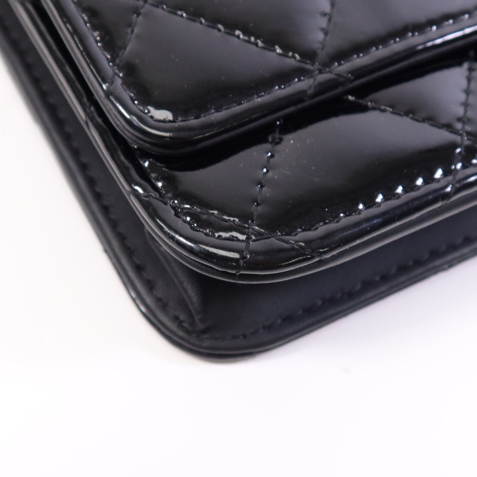 CHANEL 漆皮皮革WOC Wallet On Chain銀扣鏈帶肩背袋