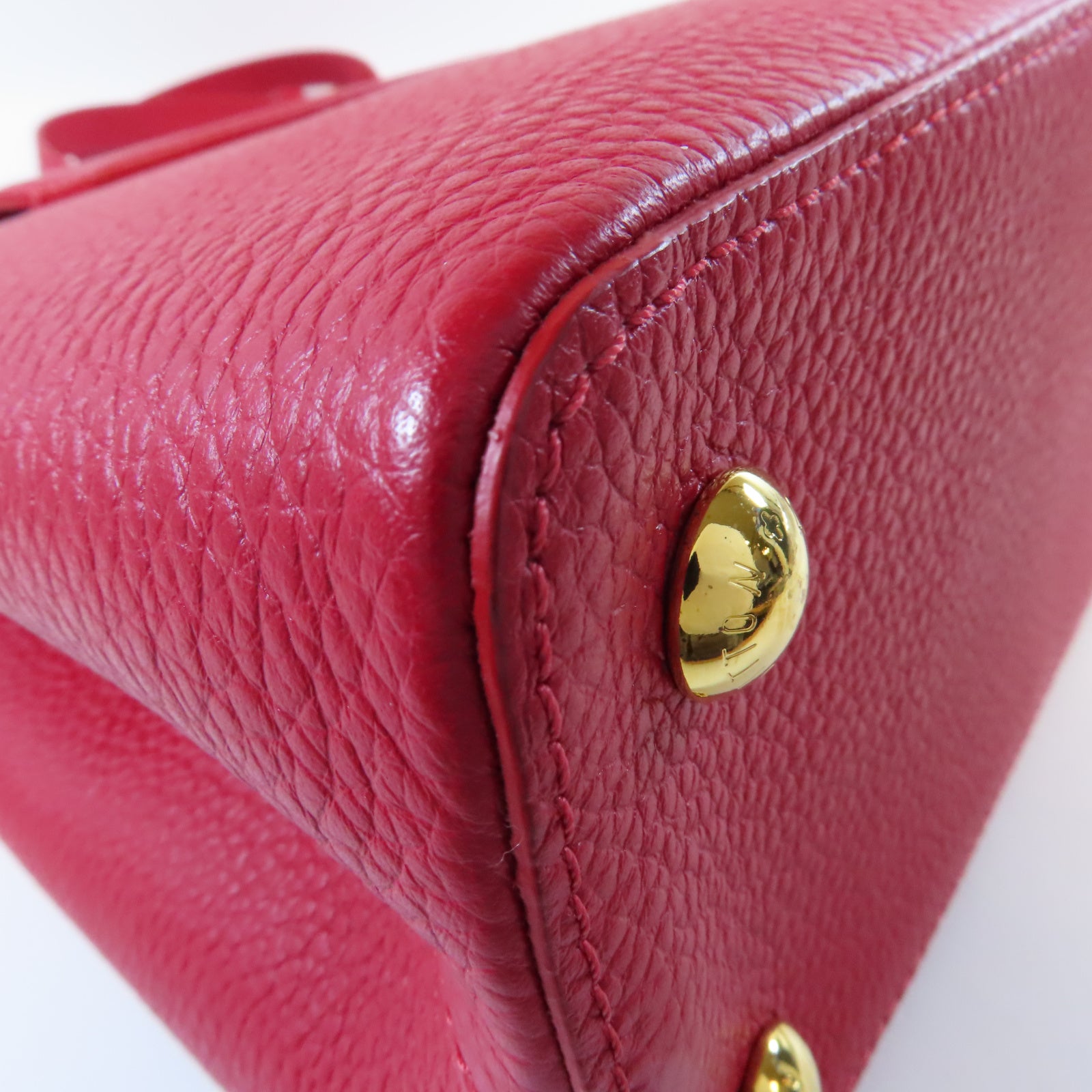 LOUIS VUITTON 【激減優惠】Taurillon Capucines MM金扣手挽肩背兩用袋紅色