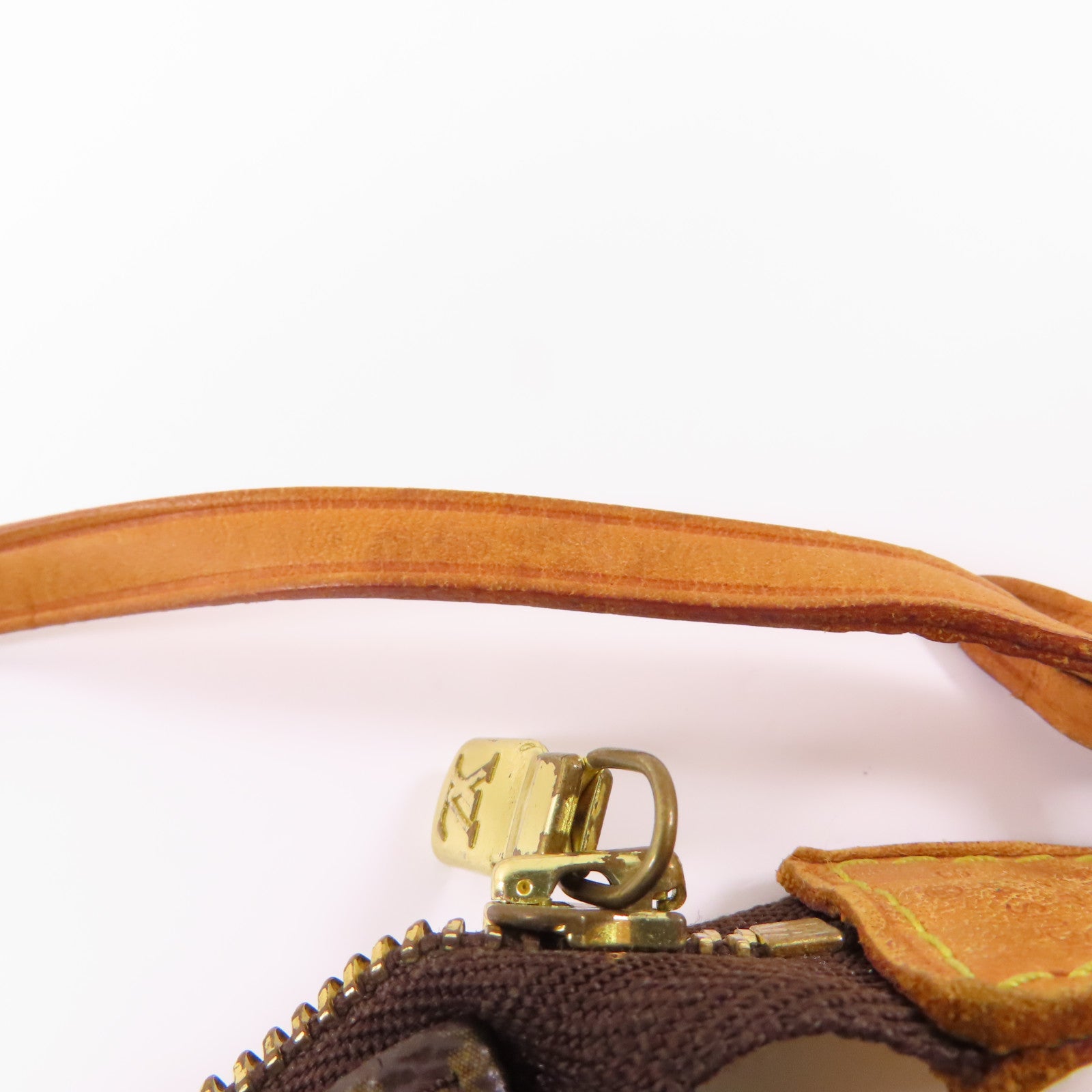 LOUIS VUITTON Monogram Pochette Accessoires金扣手挽袋棕色