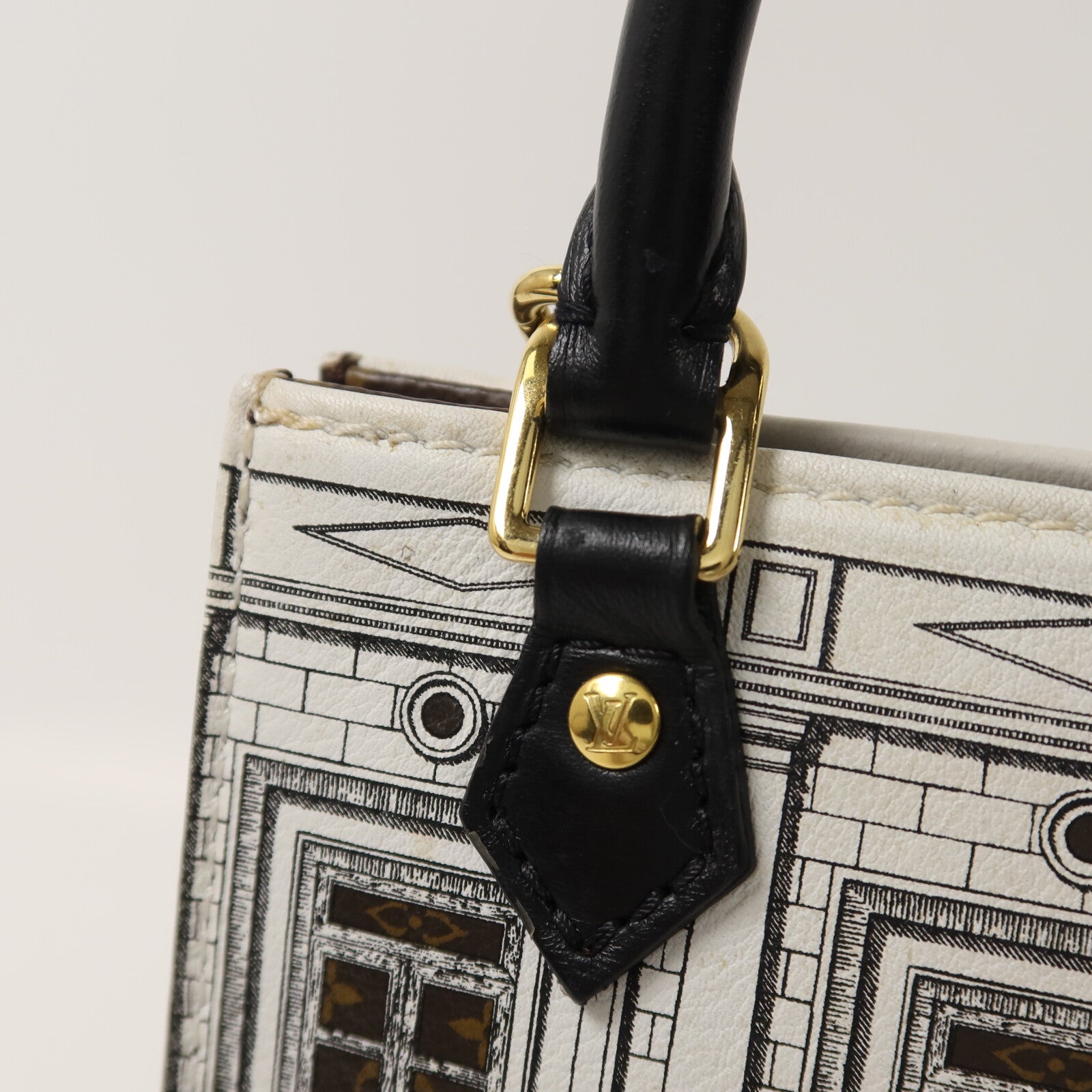 LOUIS VUITTON Monogram牛皮皮革Petite Sac Plat Fornasetti肩背袋