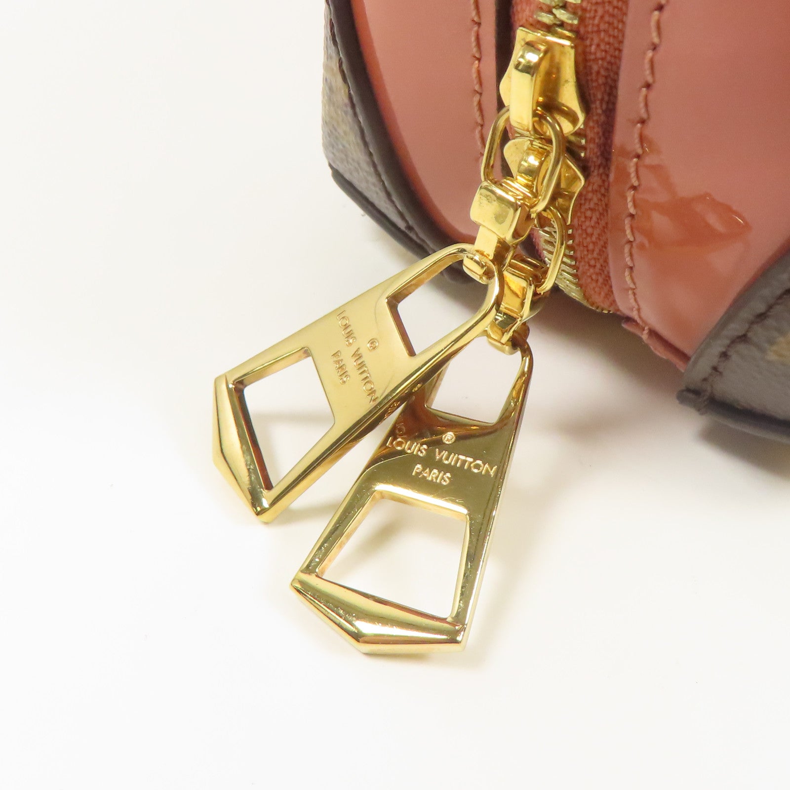 LOUIS VUITTON 漆皮皮革Venice金扣肩背袋