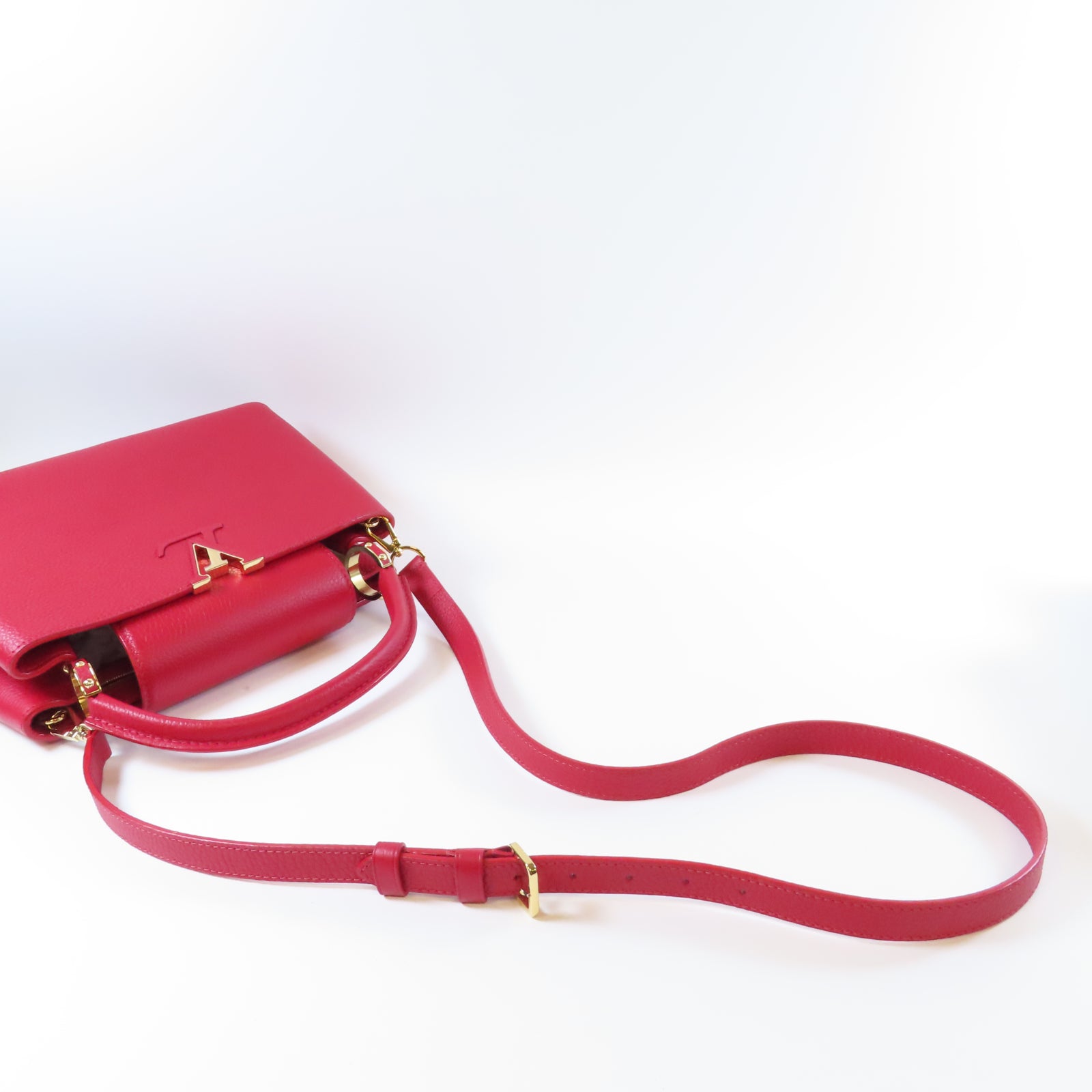 LOUIS VUITTON 【激減優惠】Taurillon Capucines MM金扣手挽肩背兩用袋紅色