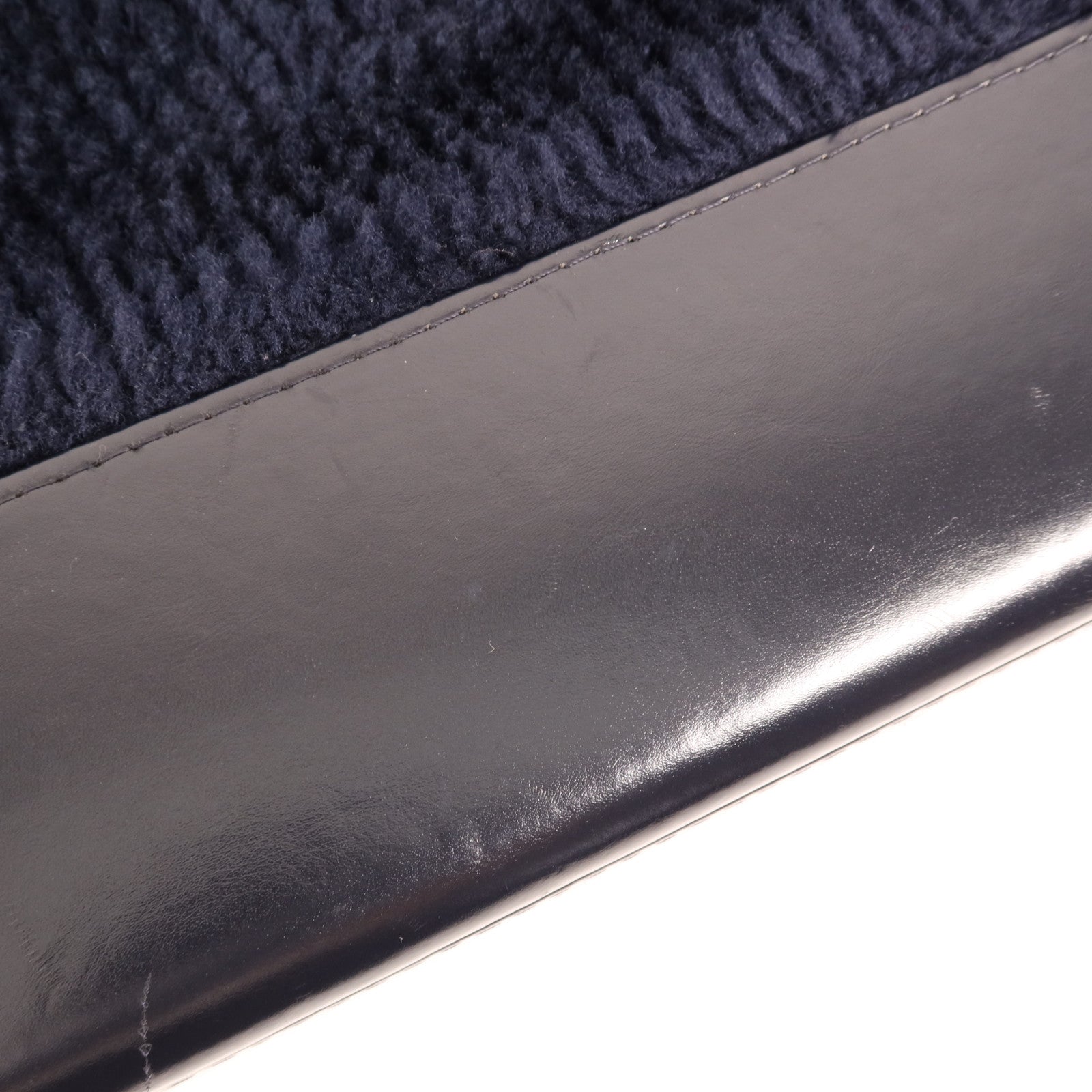 CHANEL 牛皮皮革/羊毛Gabrielle Medium鏈帶肩背袋