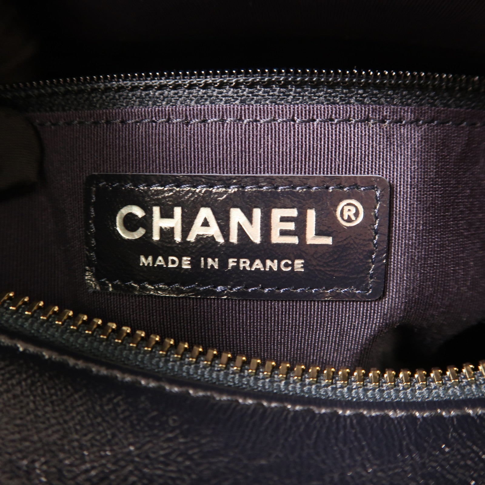 CHANEL 斜紋軟呢/皮革Gabrielle Medium鏈帶肩背袋