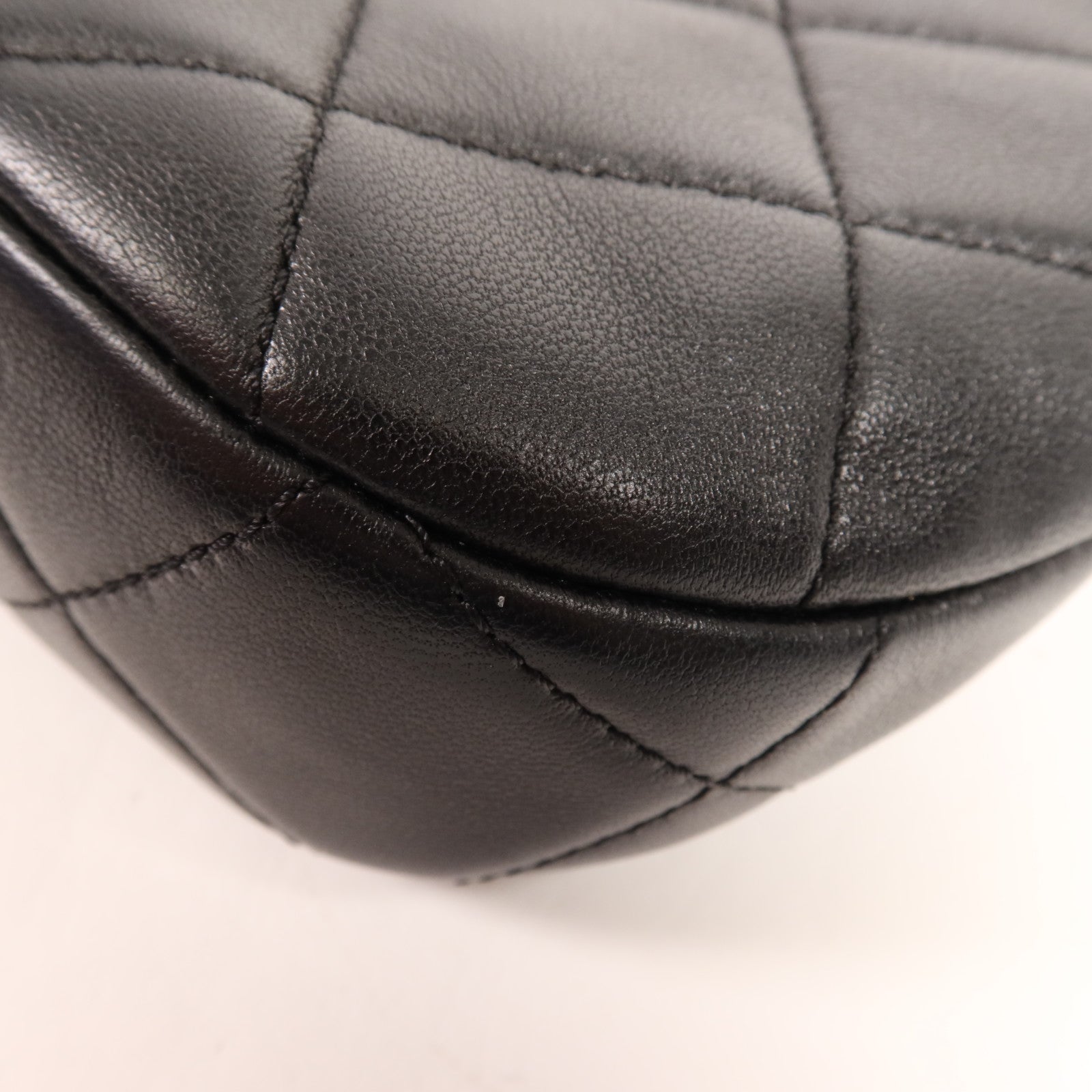CHANEL 牛皮皮革Hobo金扣鏈帶肩背袋