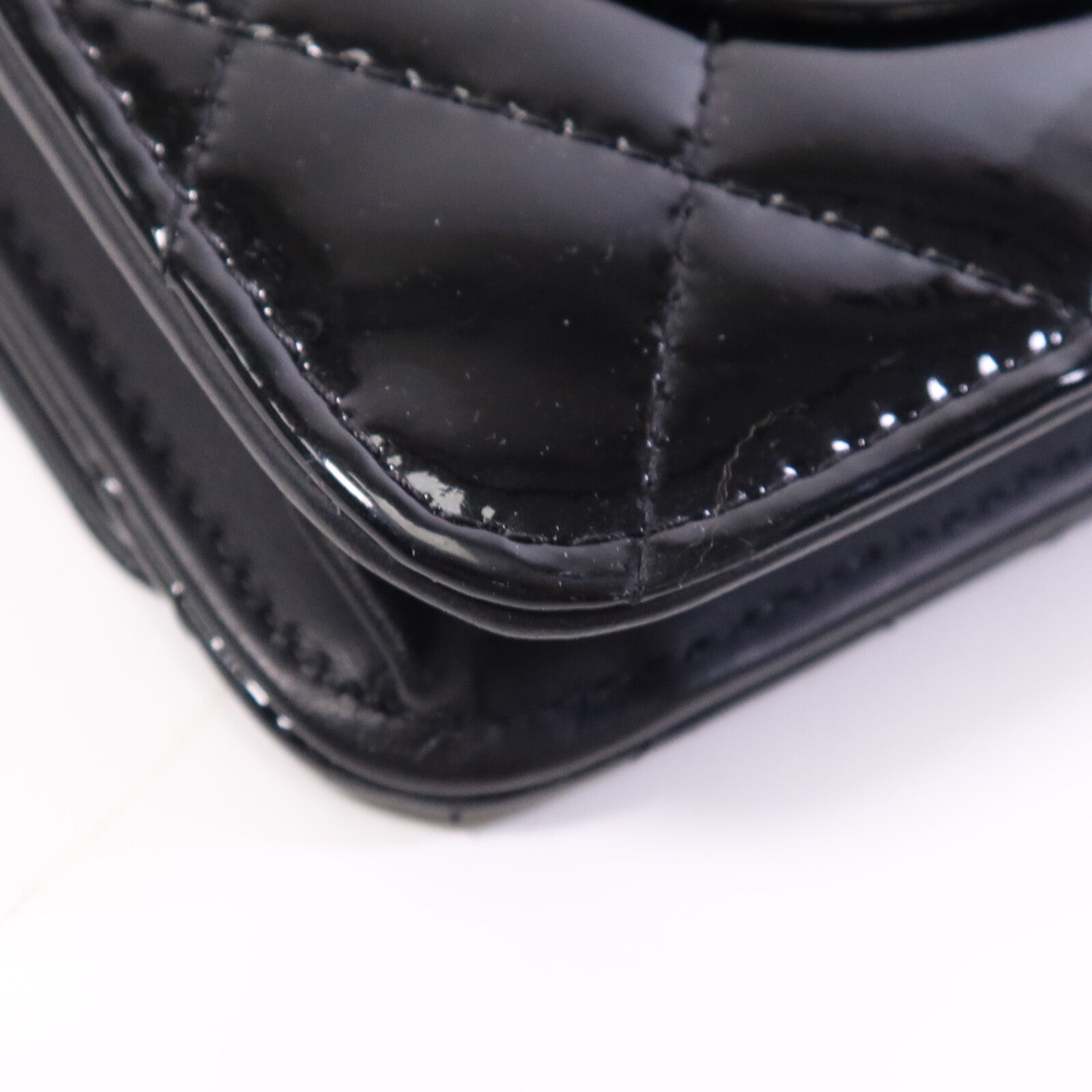 CHANEL 漆皮皮革WOC Wallet On Chain銀扣鏈帶肩背袋