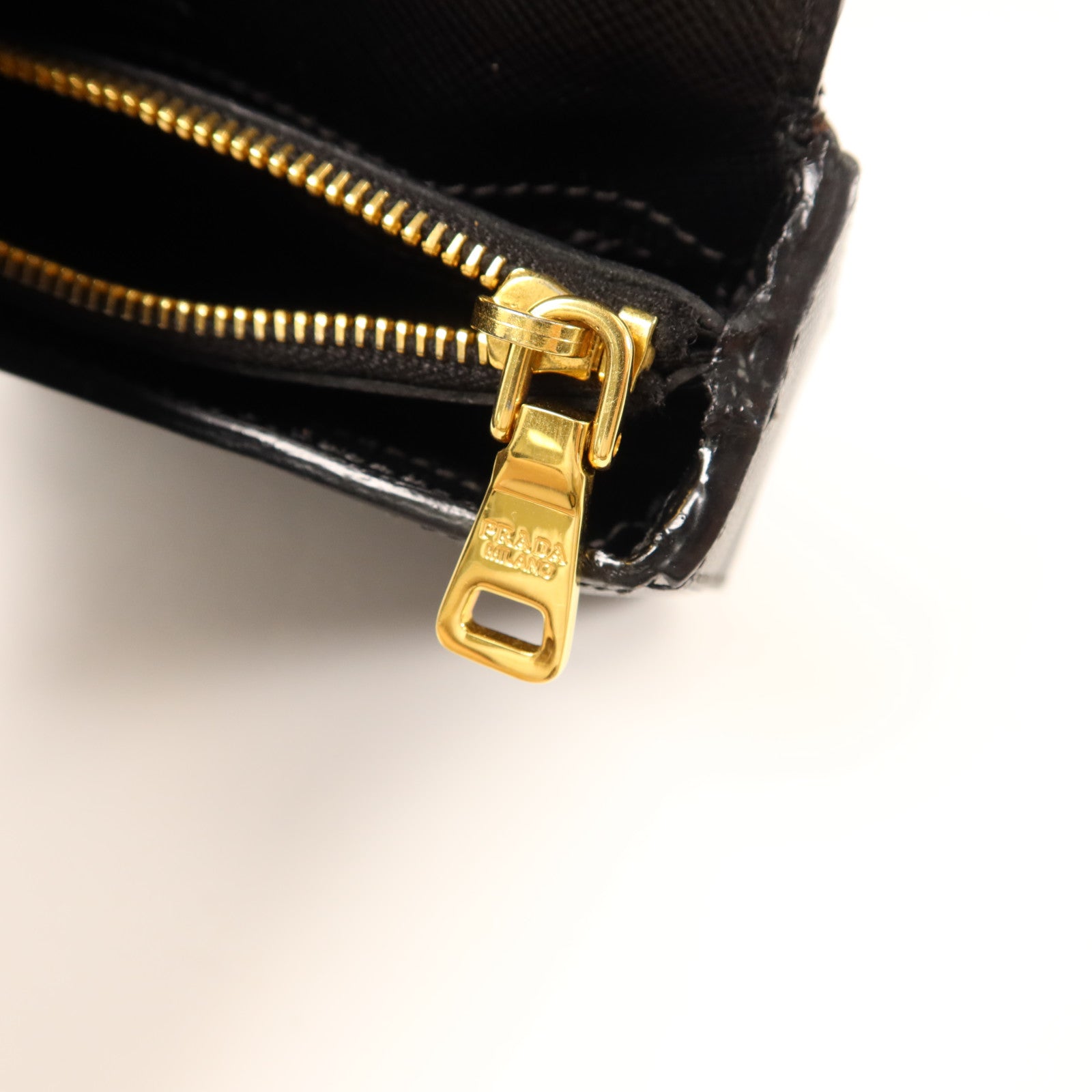 PRADA Saffiano皮革Clutch金扣手拿包