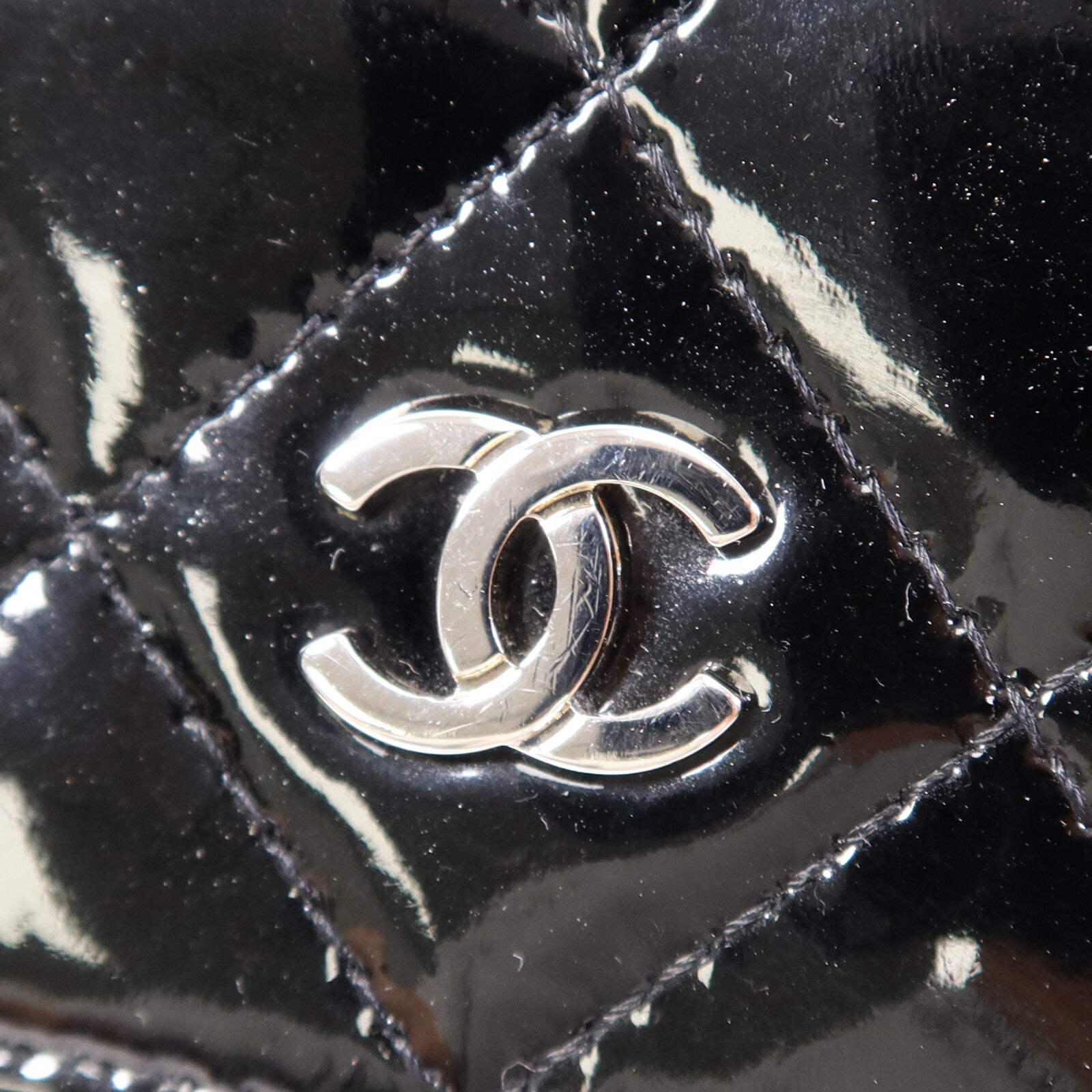 CHANEL 漆皮皮革WOC Wallet On Chain銀扣鏈帶肩背袋