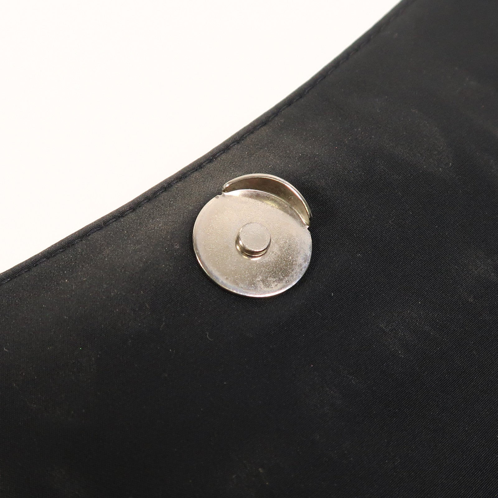 BALLY 尼龍/牛皮皮革Hand Bag銀扣手挽袋