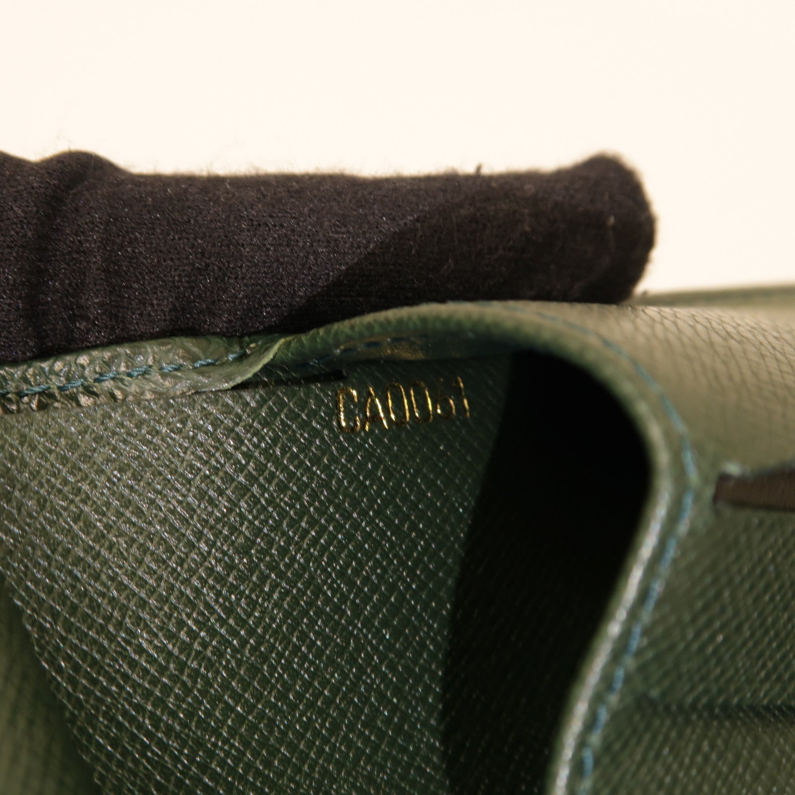 LOUIS VUITTON Taiga Porte Billets 3 Voler折疊錢包綠色