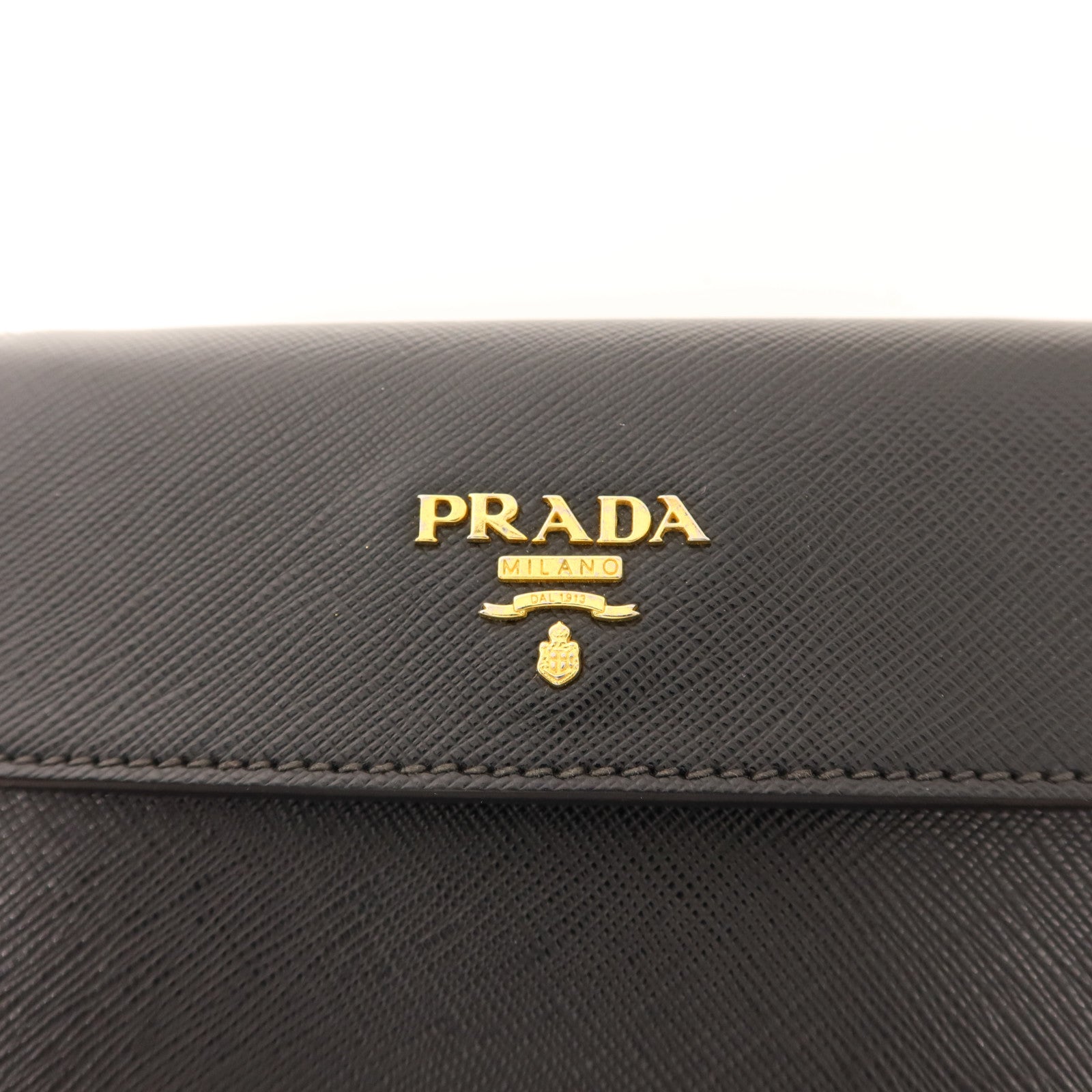 PRADA Saffiano皮革Clutch金扣手拿包