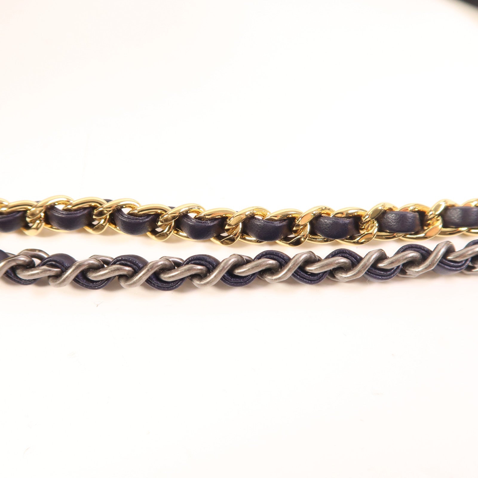 CHANEL 斜紋軟呢/皮革Gabrielle Medium鏈帶肩背袋