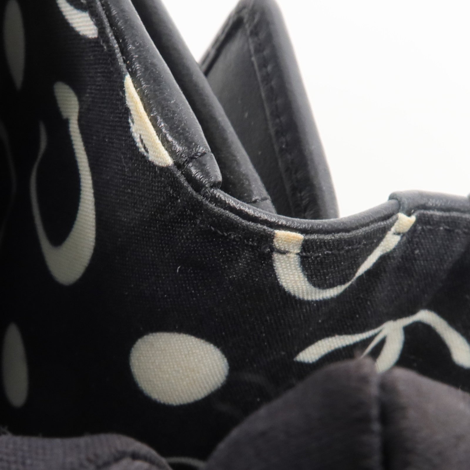 CHANEL 牛皮皮革Fold Wallet錢包