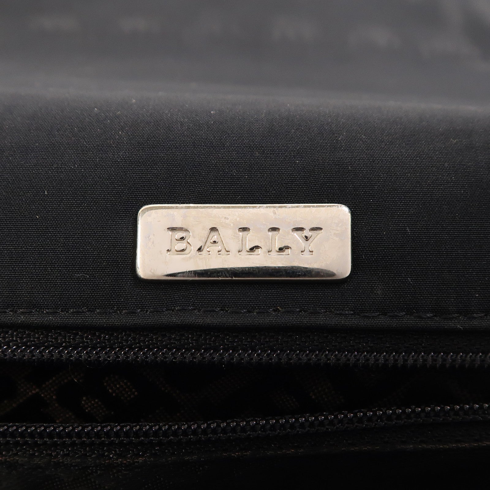 BALLY 尼龍/牛皮皮革Hand Bag銀扣手挽袋