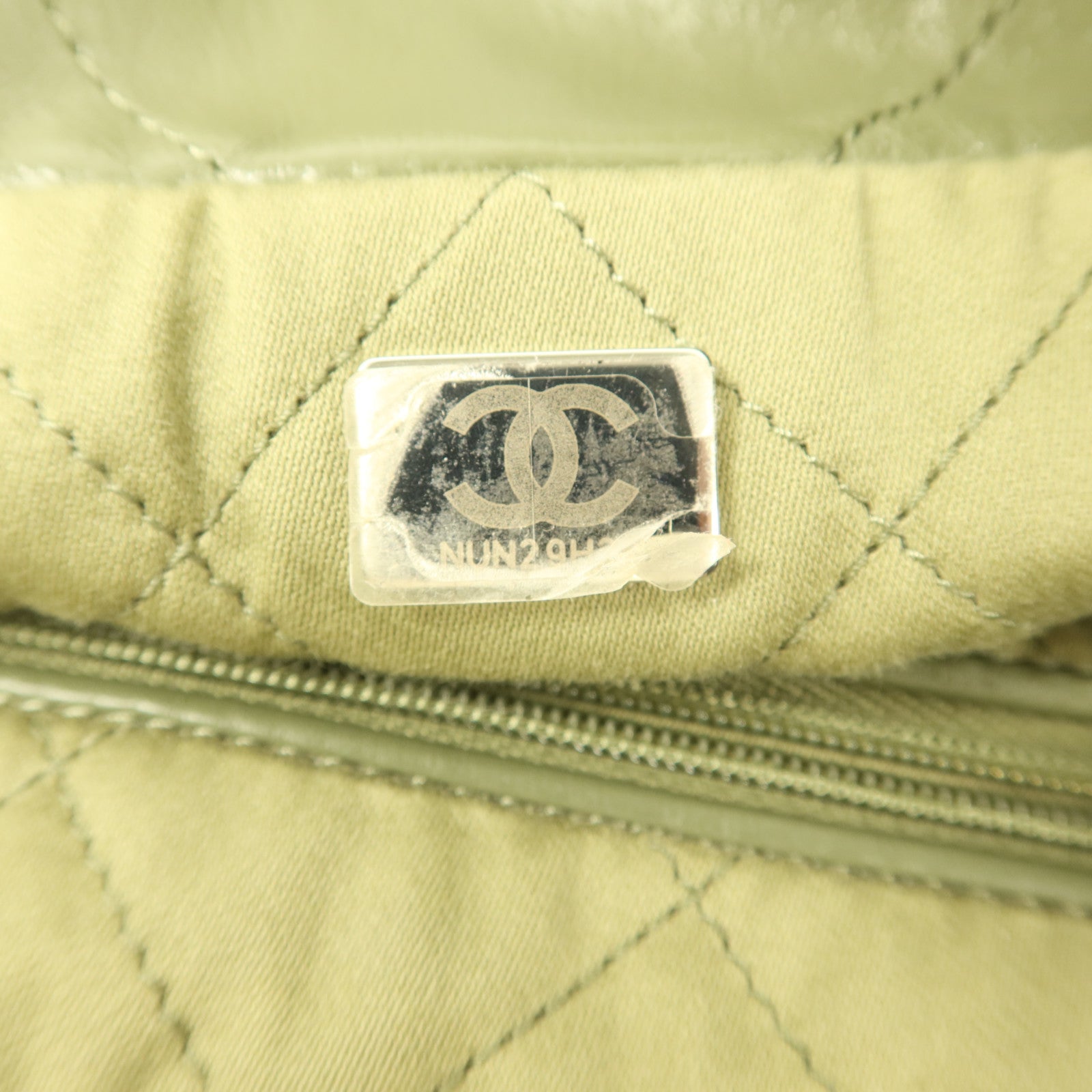 CHANEL 牛皮皮革Chanel 22 Small鏈帶肩背袋