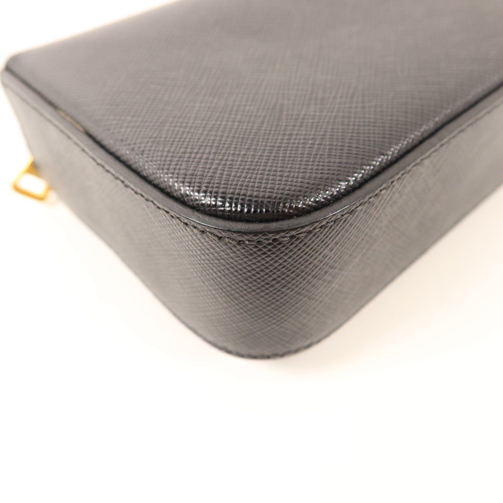 PRADA Saffiano皮革Clutch金扣手拿包