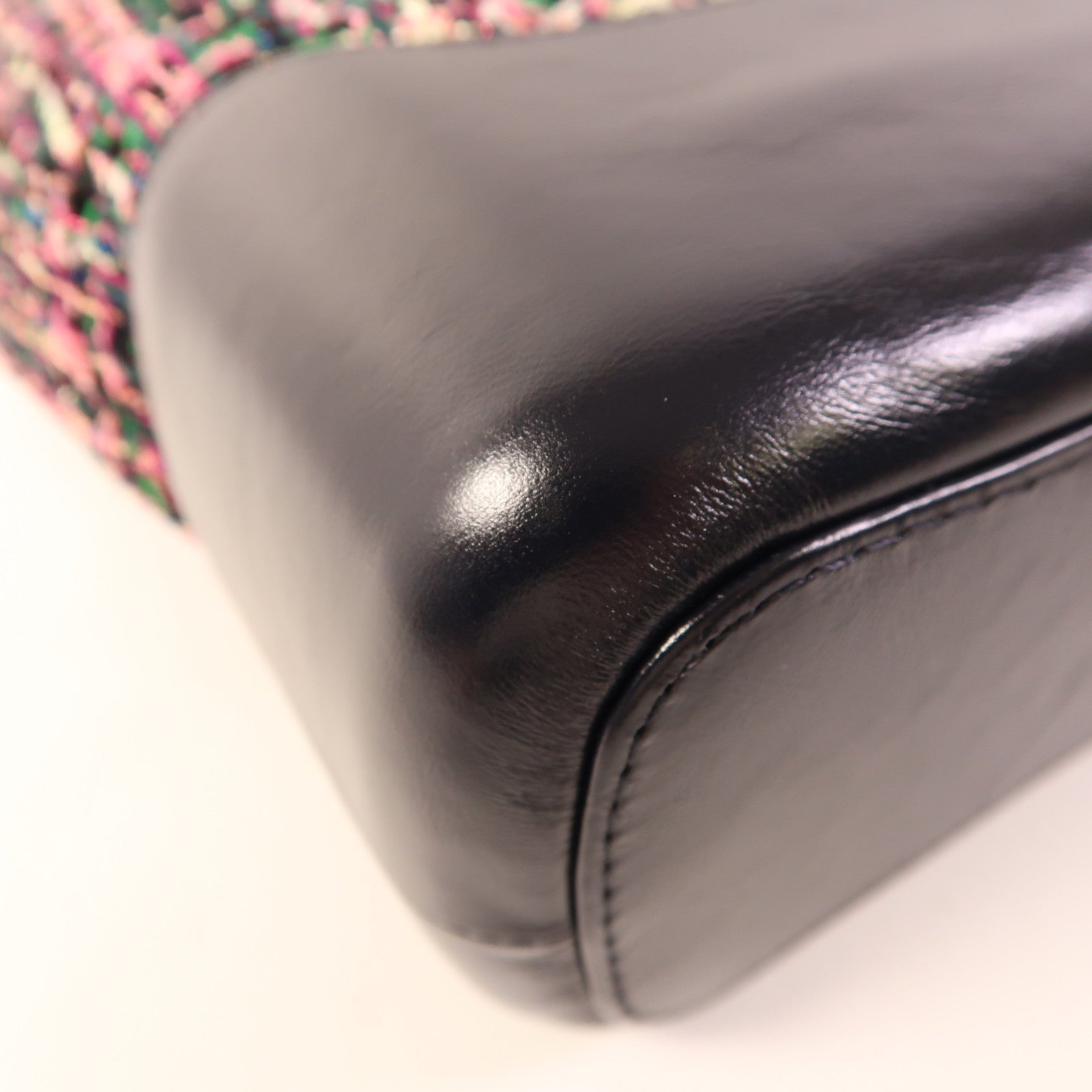 CHANEL 斜紋軟呢/皮革Gabrielle Medium鏈帶肩背袋