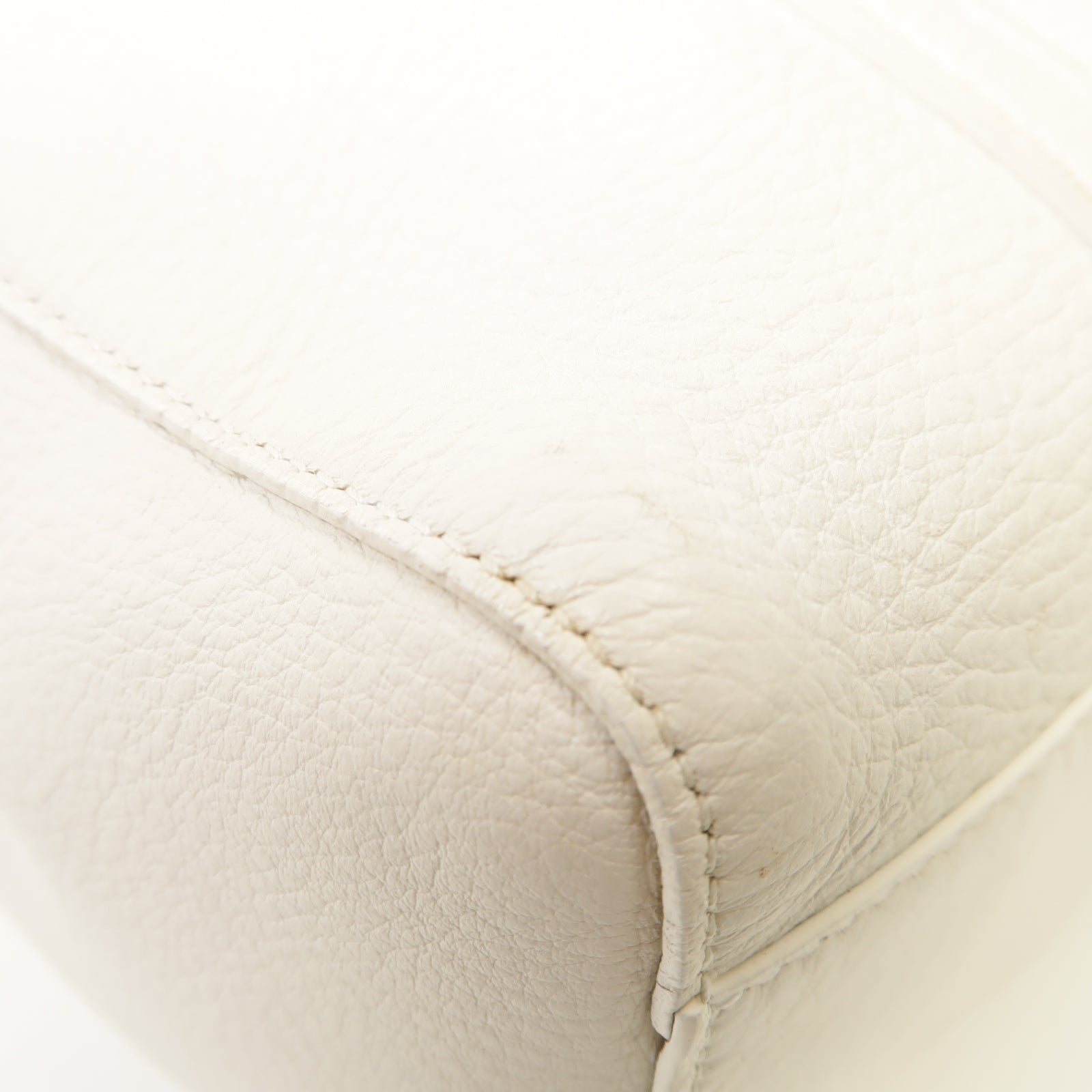 BALENCIAGA 牛皮皮革Everyday銀扣手挽肩背兩用袋白色