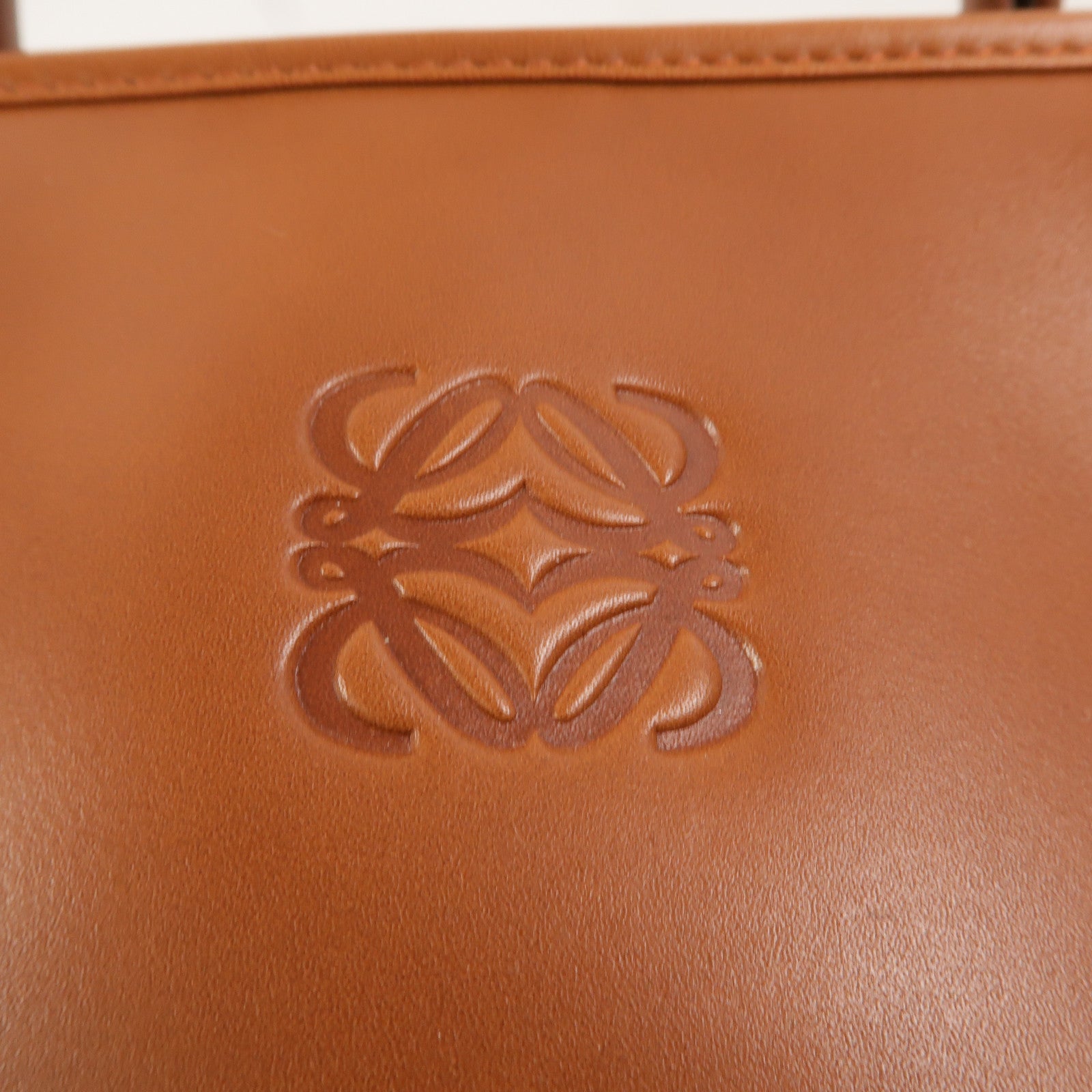 LOEWE 牛皮皮革Amazona 36手挽袋