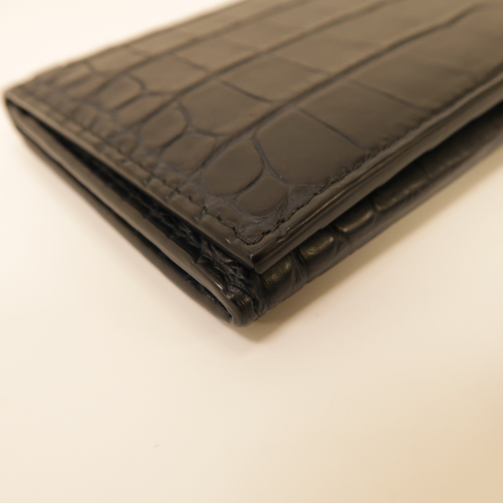 BOTTEGA VENETA 鱷魚皮革Folded Long Wallet折疊長錢包黑色