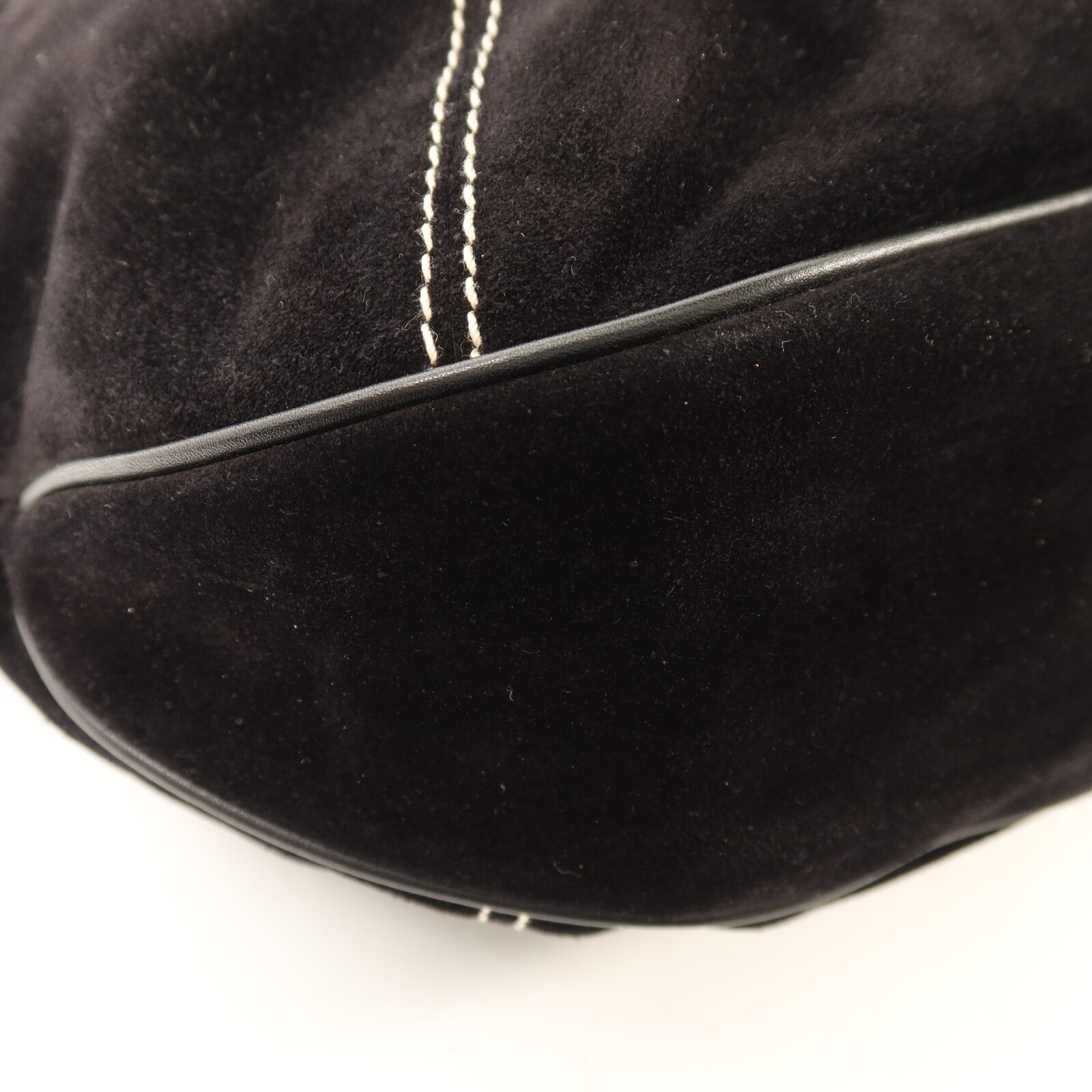 Salvatore Ferragamo 麂皮皮革Shoulder Bag銀扣肩背袋