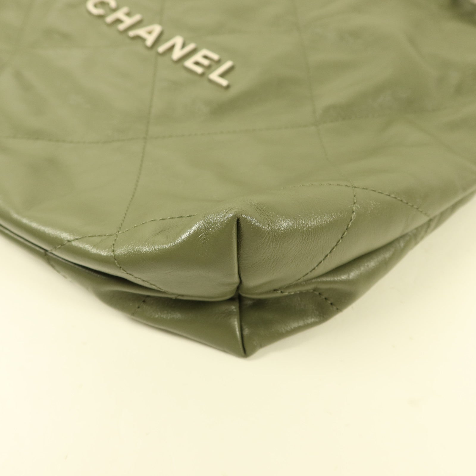CHANEL 牛皮皮革Chanel 22 Small鏈帶肩背袋