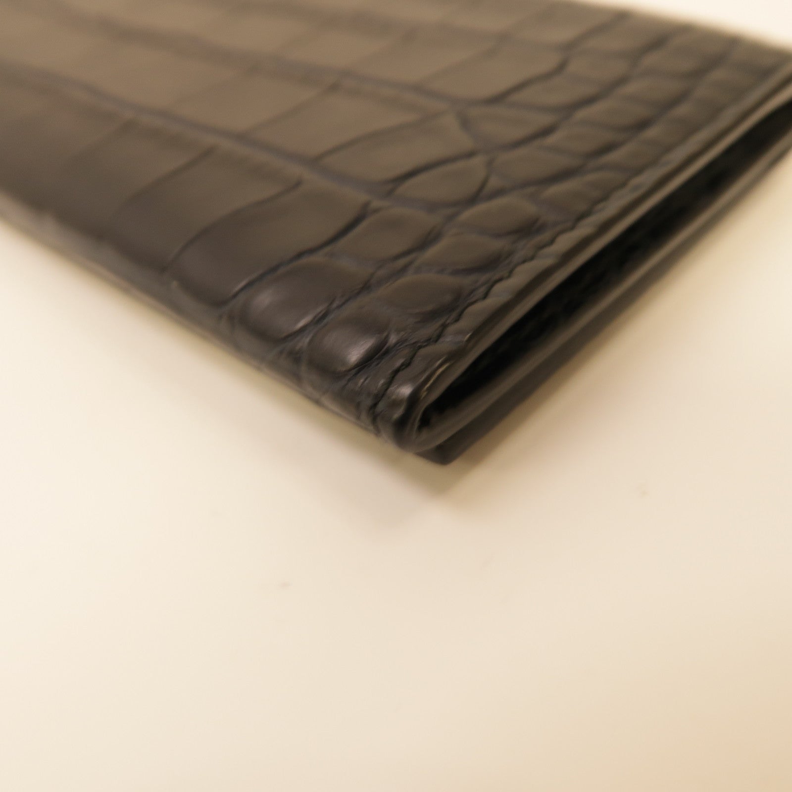 BOTTEGA VENETA 鱷魚皮革Folded Long Wallet折疊長錢包黑色