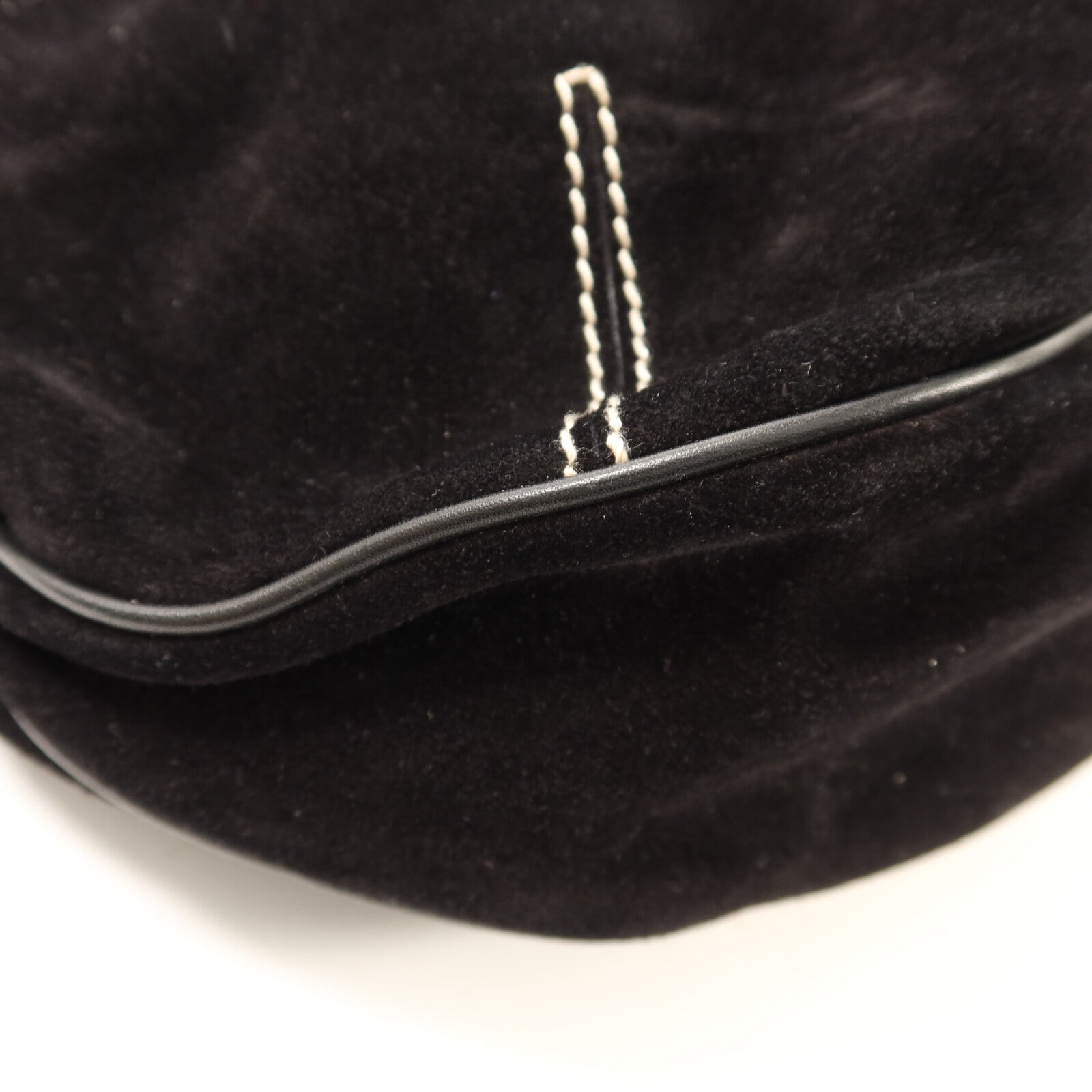 Salvatore Ferragamo 麂皮皮革Shoulder Bag銀扣肩背袋