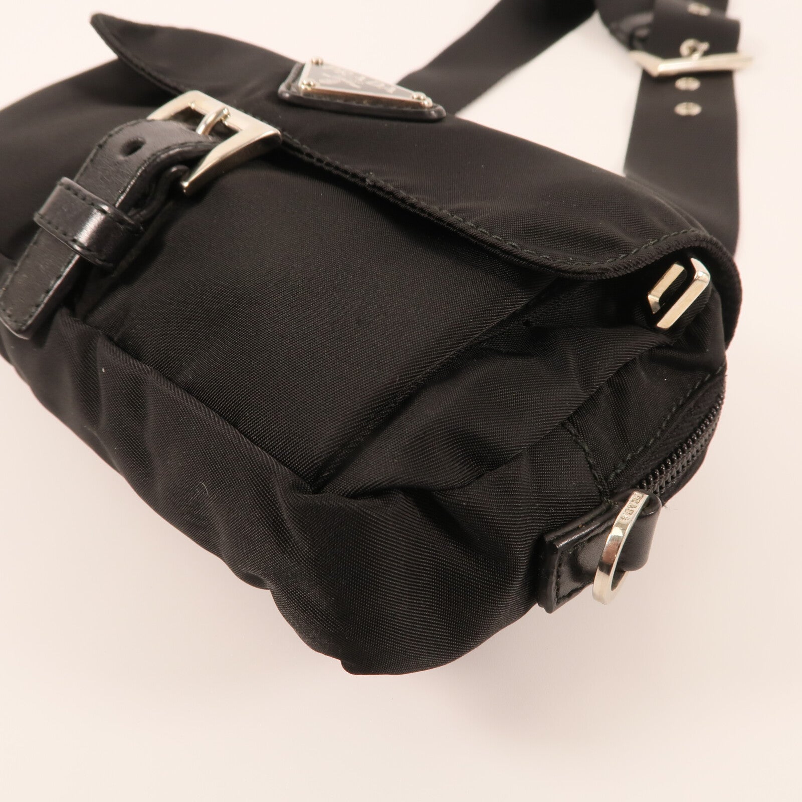 PRADA 尼龍Belt Bag銀扣腰包