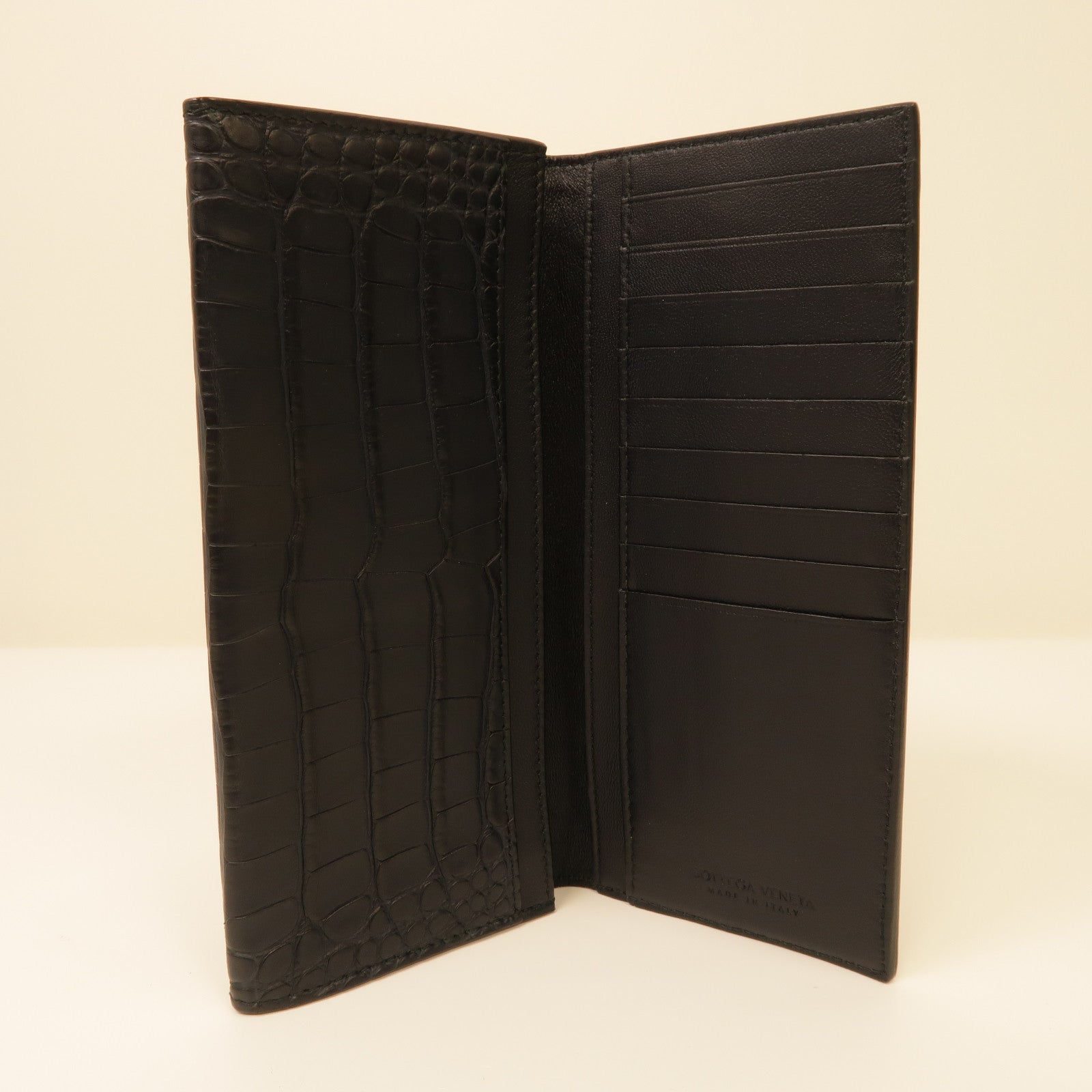 BOTTEGA VENETA 鱷魚皮革Folded Long Wallet折疊長錢包黑色