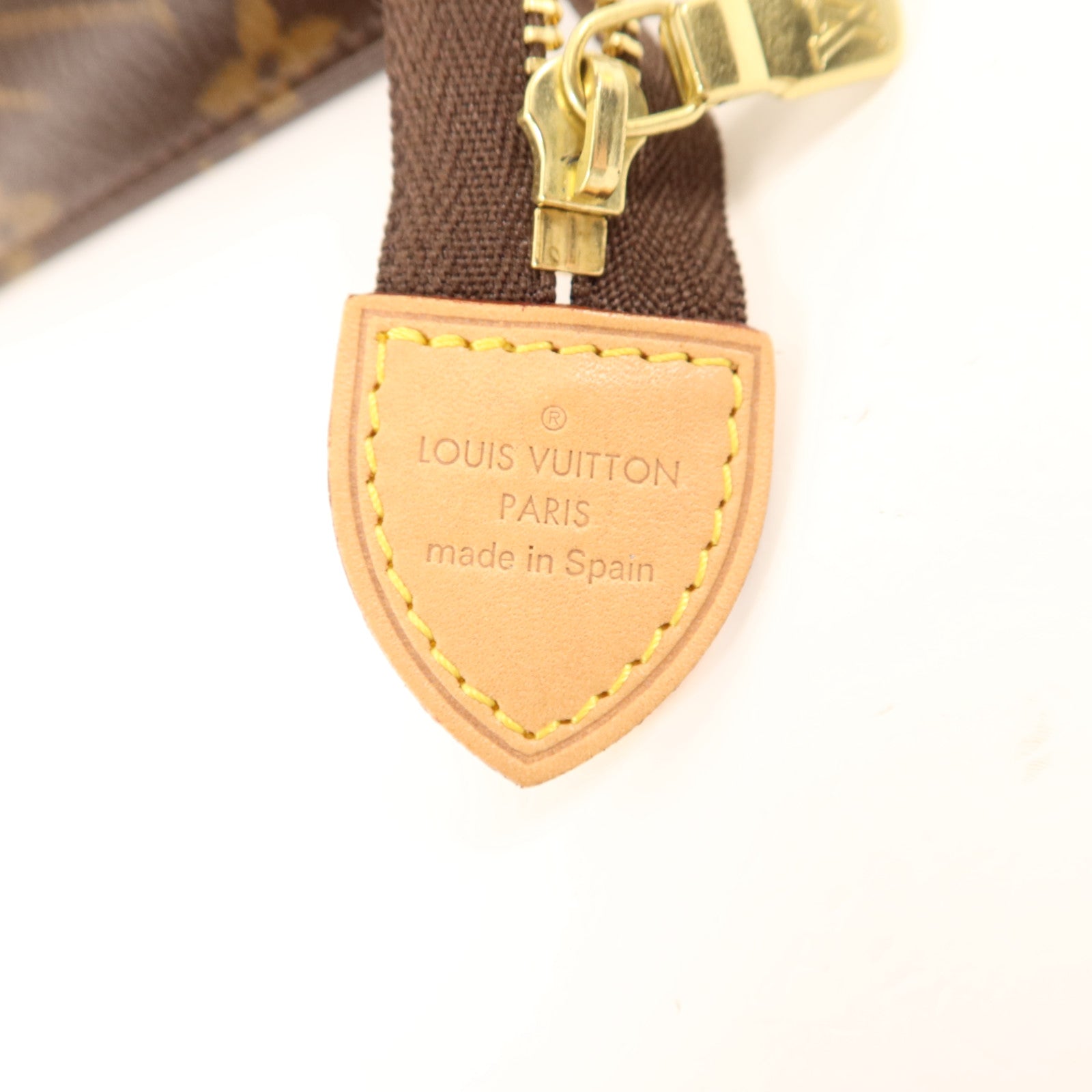 LOUIS VUITTON Monogram Poche Toilette 15金扣手拿包