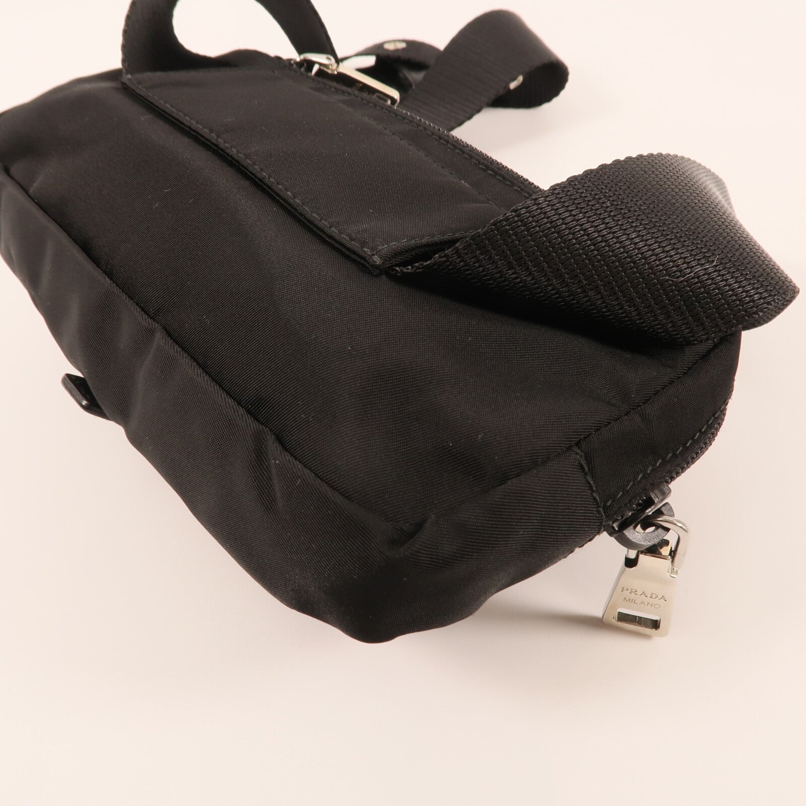 PRADA 尼龍Belt Bag銀扣腰包