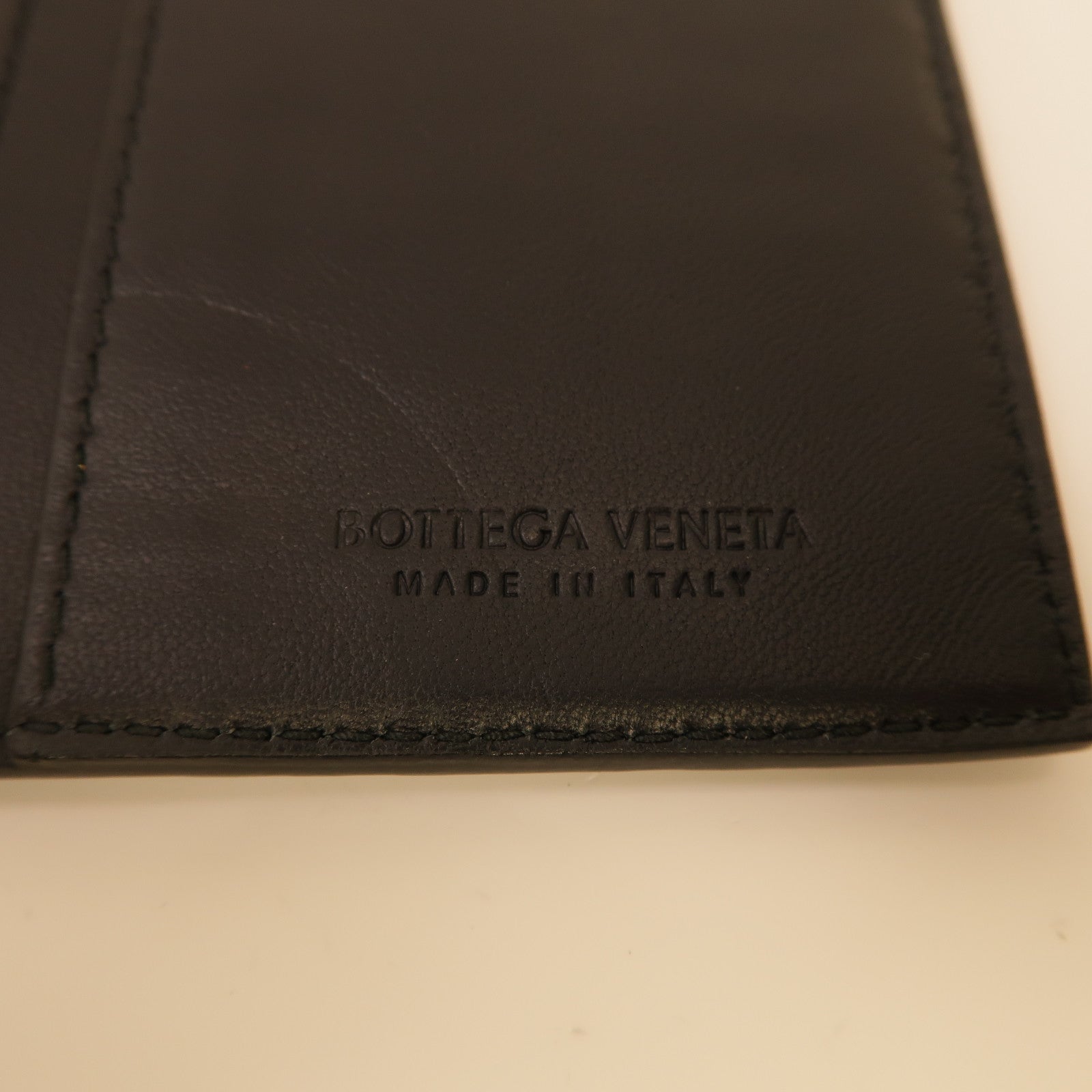 BOTTEGA VENETA 鱷魚皮革Folded Long Wallet折疊長錢包黑色