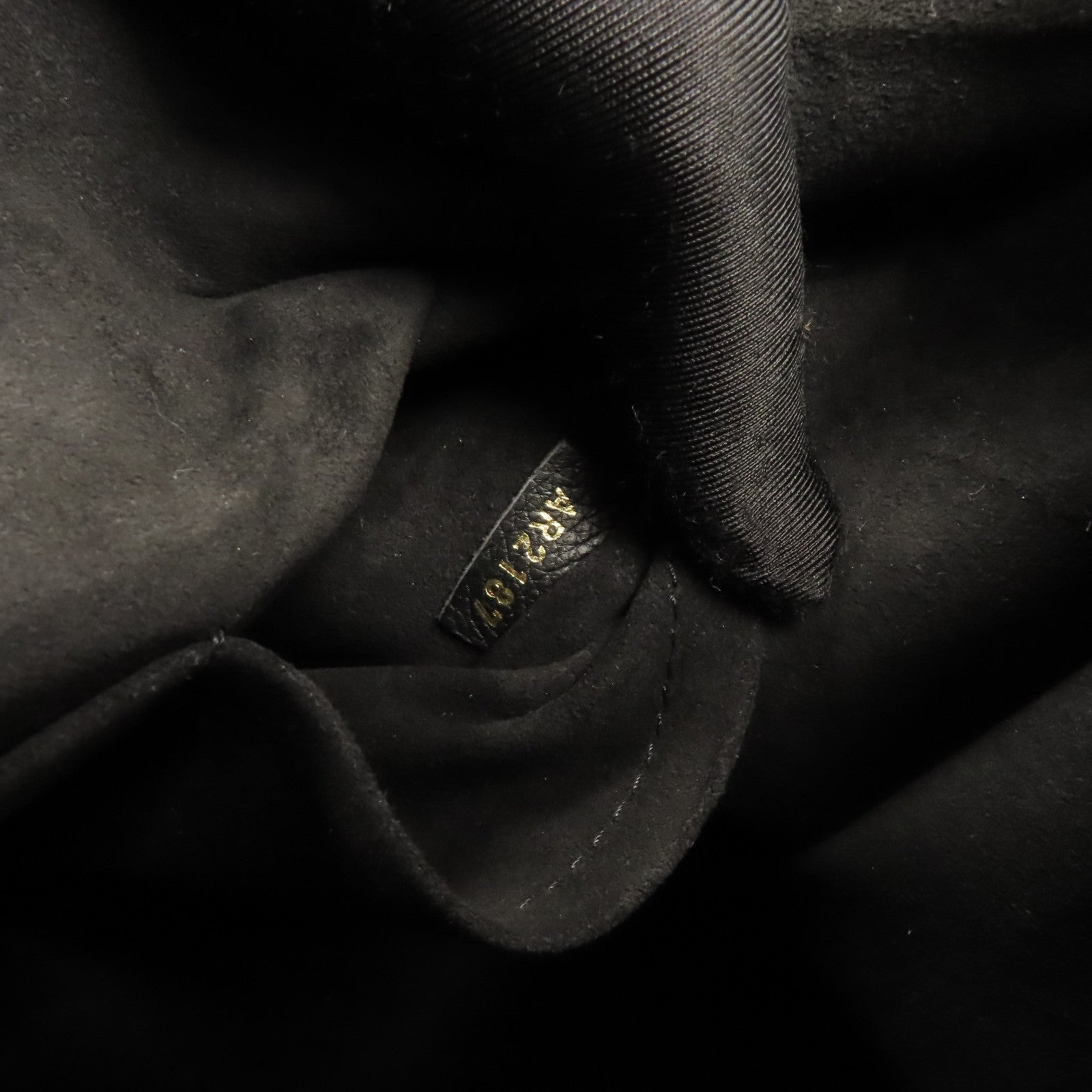 LOUIS VUITTON 牛皮皮革Lockme Tote PM金扣手挽肩背兩用袋黑色