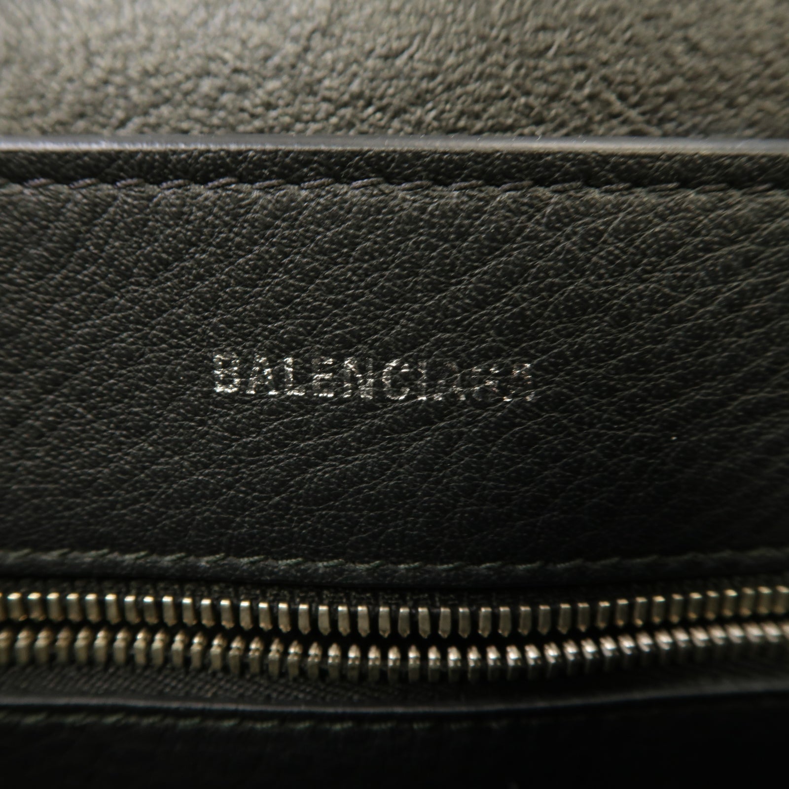 BALENCIAGA 牛皮皮革Everyday銀扣手挽肩背兩用袋白色