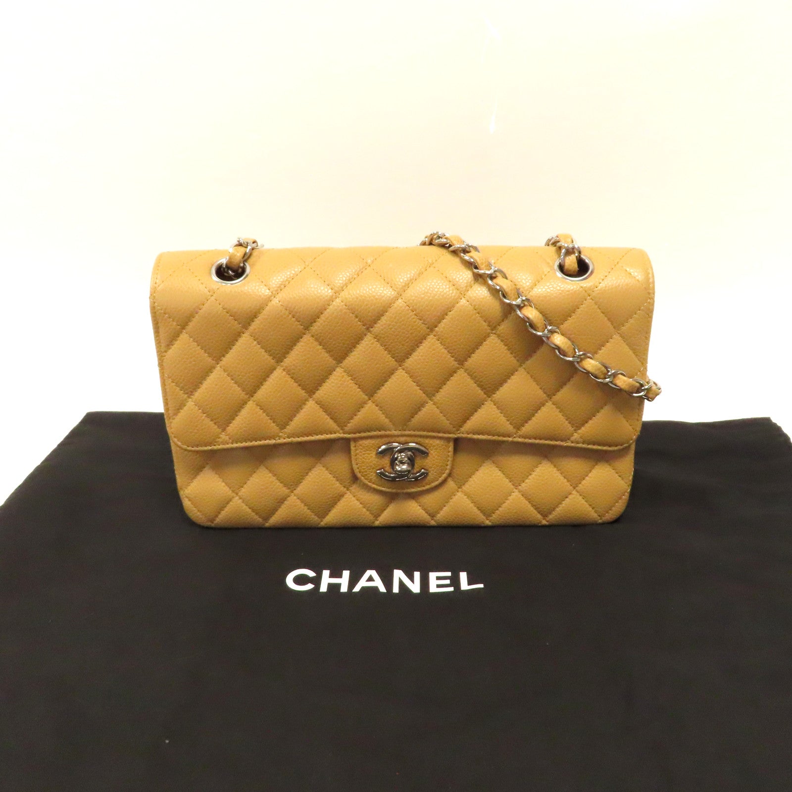CHANEL 【激減優惠】Caviar皮革Classic 25cm銀扣鏈帶肩背袋米色