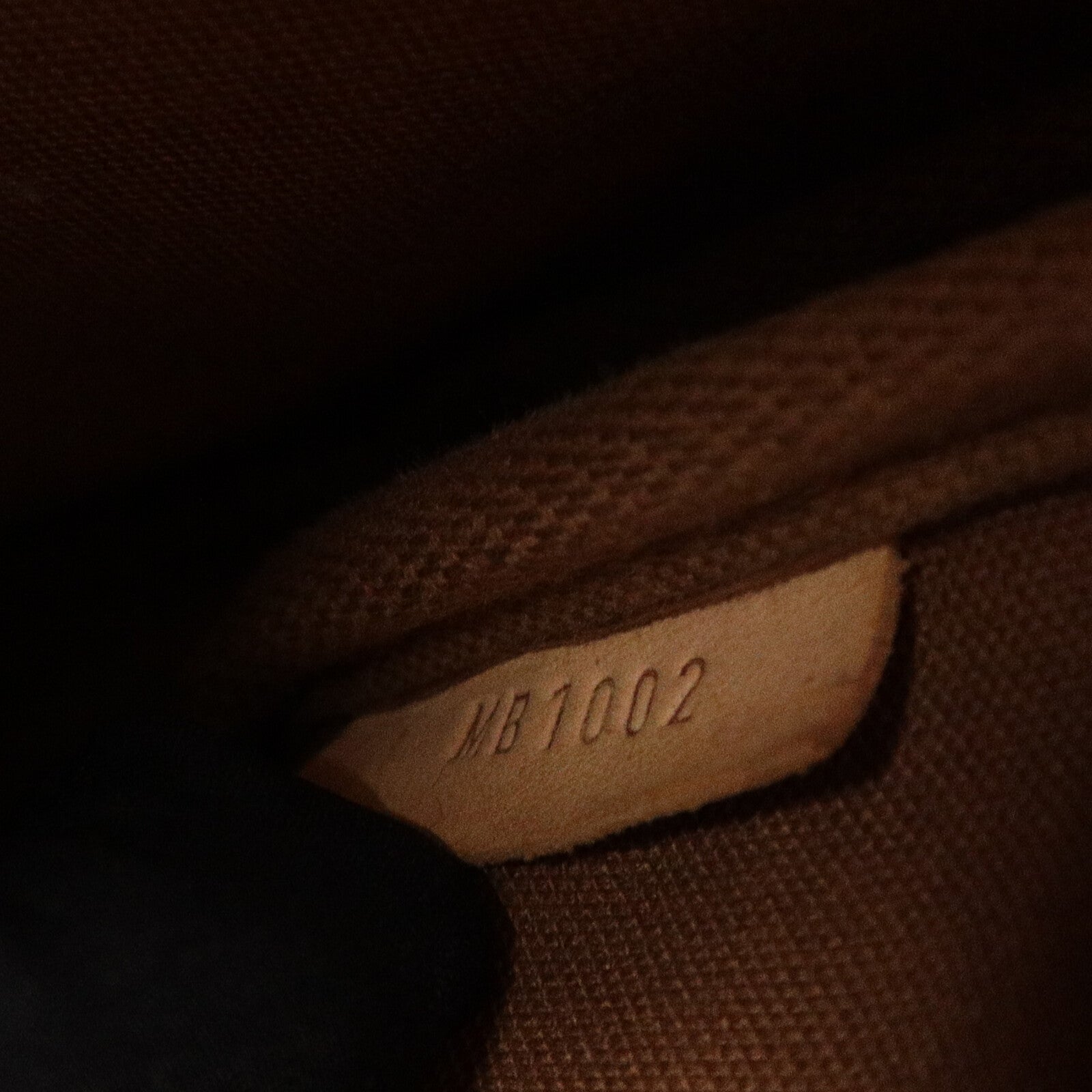 LOUIS VUITTON Monogram Saumur 30肩背袋
