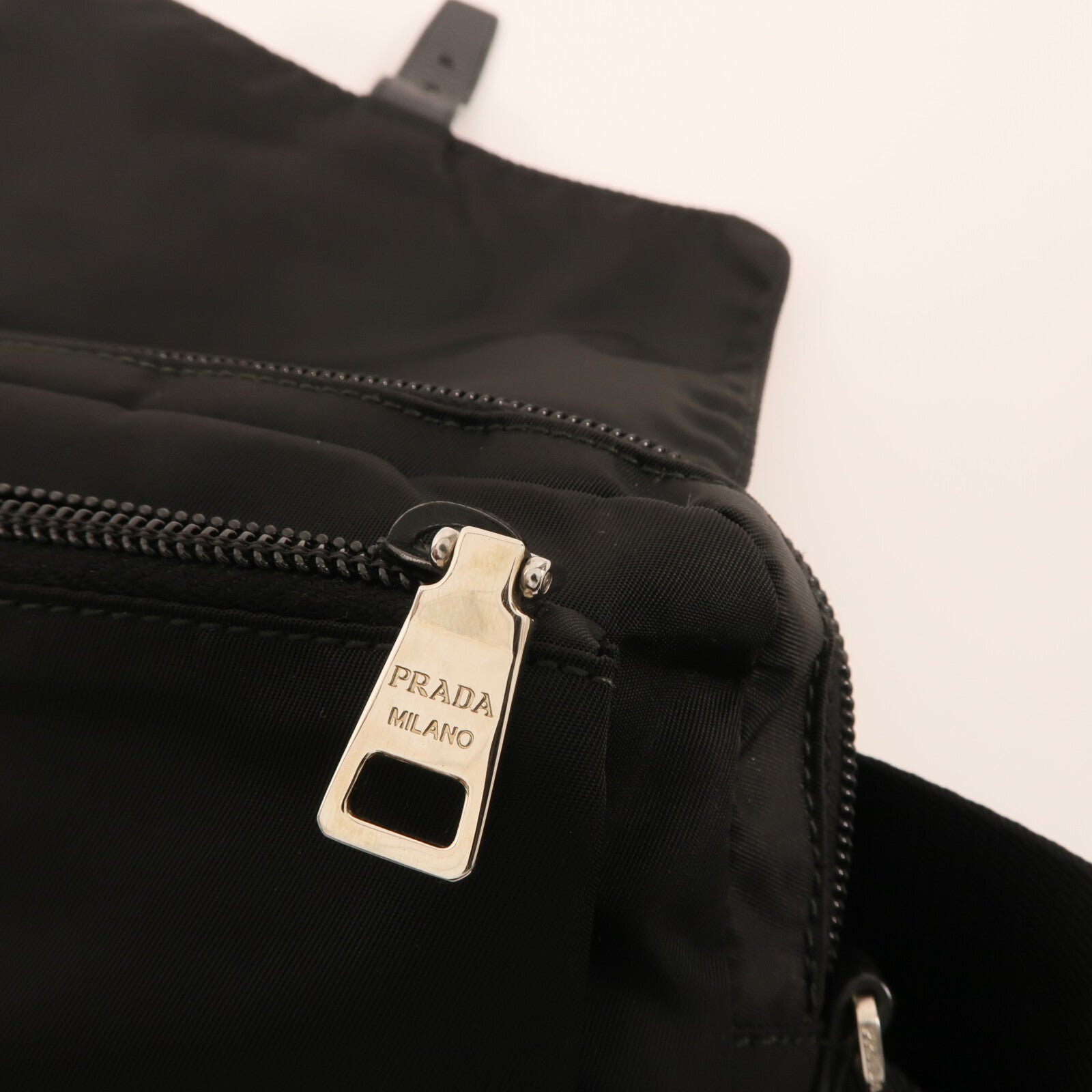 PRADA 尼龍Belt Bag銀扣腰包