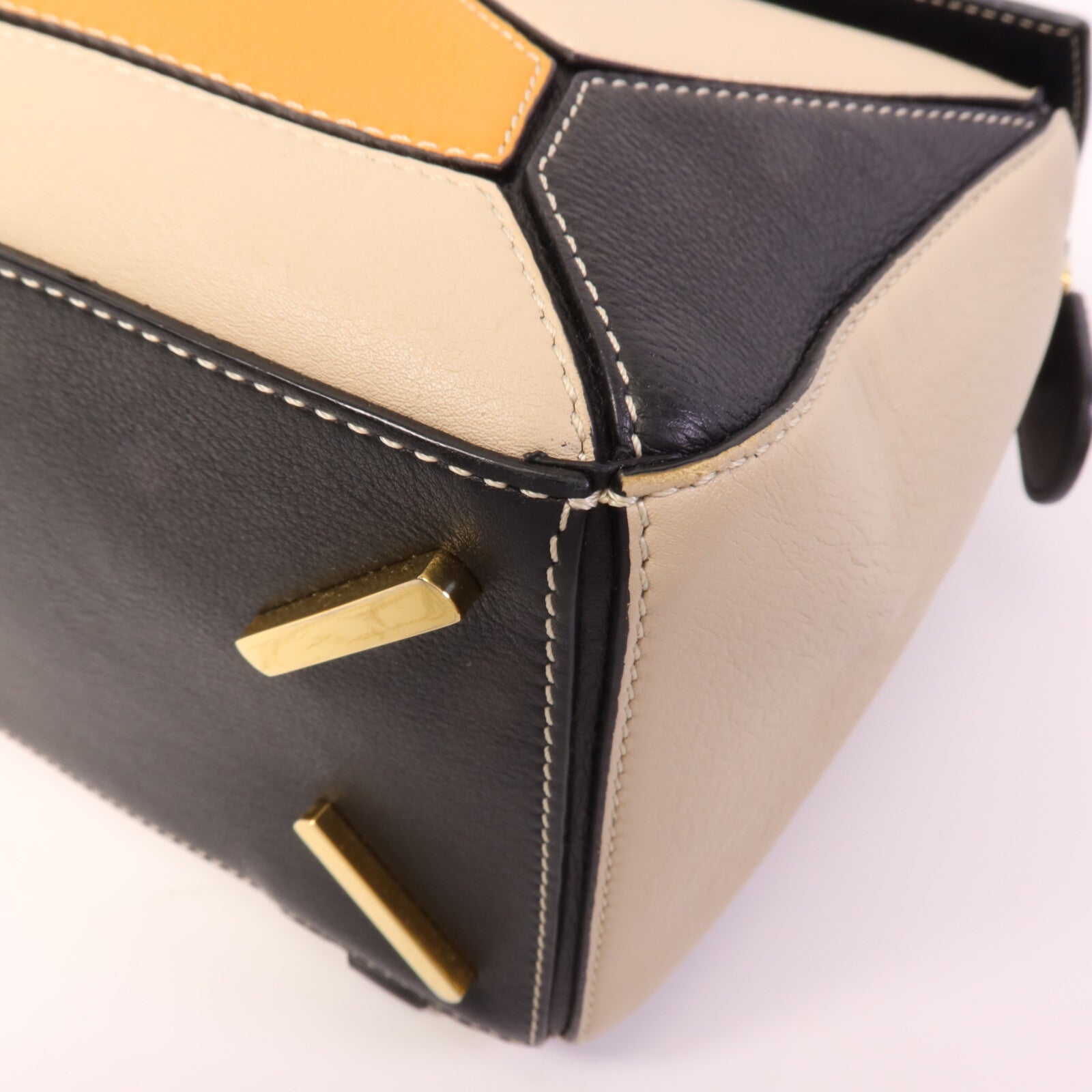 LOEWE 牛皮皮革Puzzle Medium手挽肩背兩用袋