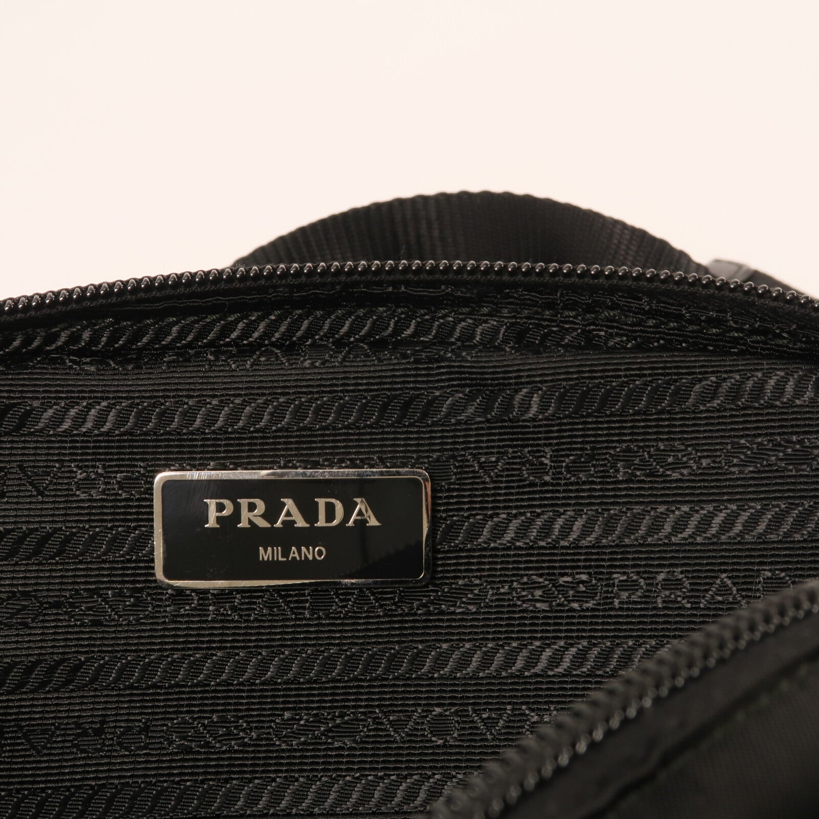 PRADA 尼龍Belt Bag銀扣腰包