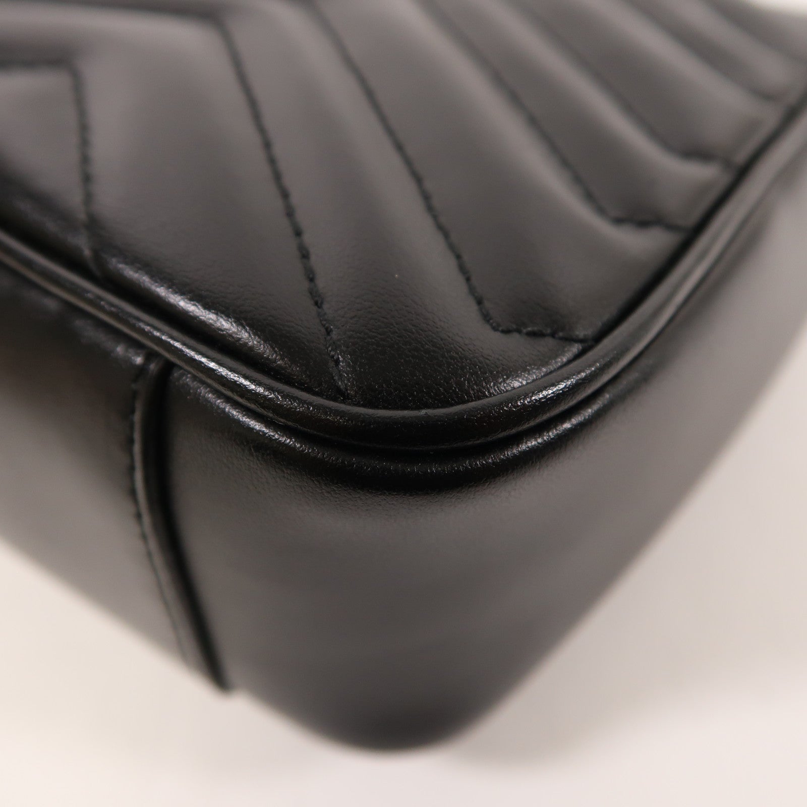 GUCCI 牛皮皮革GG Marmont金扣鏈帶肩背袋