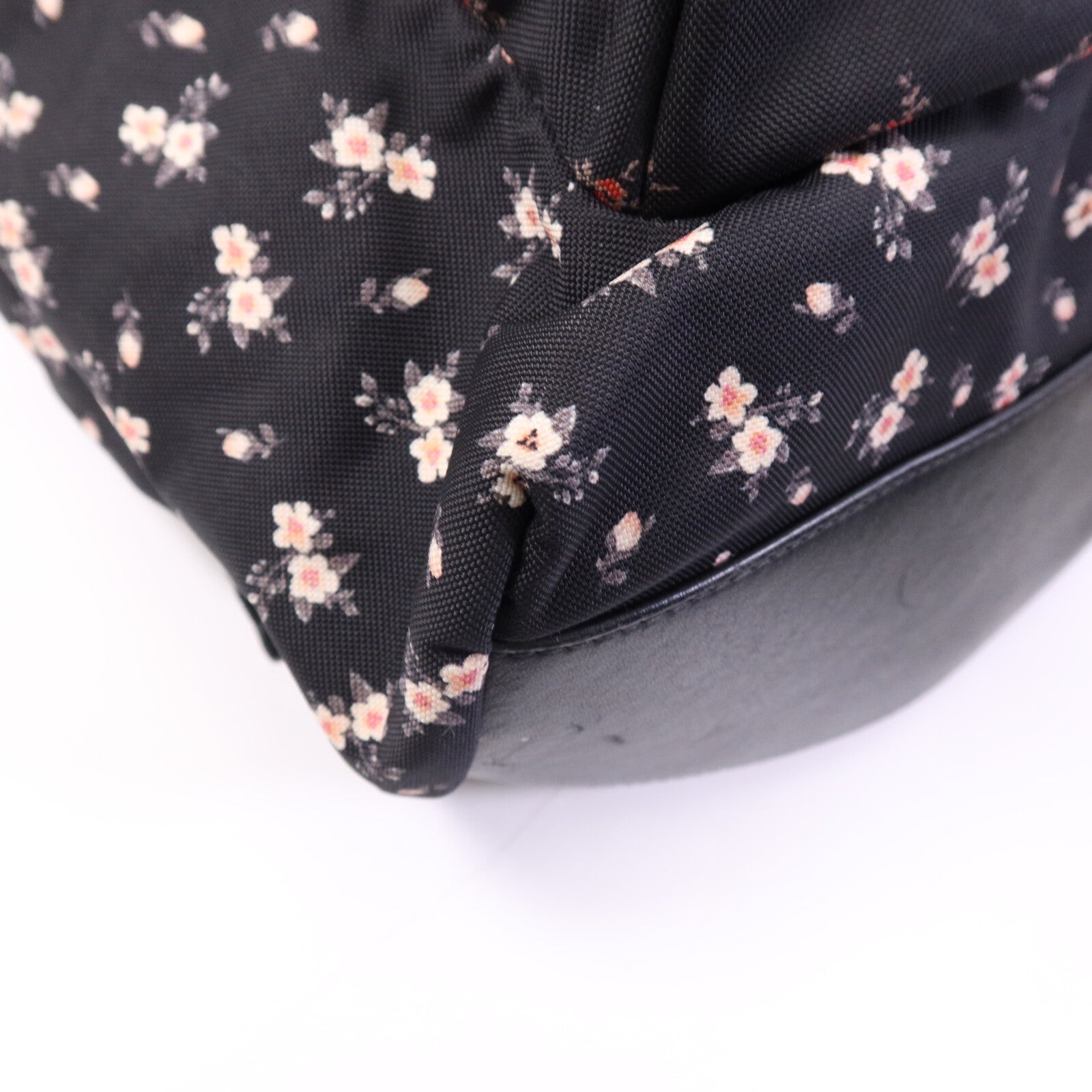 GIVENCHY 帆布Backpack銀扣背包